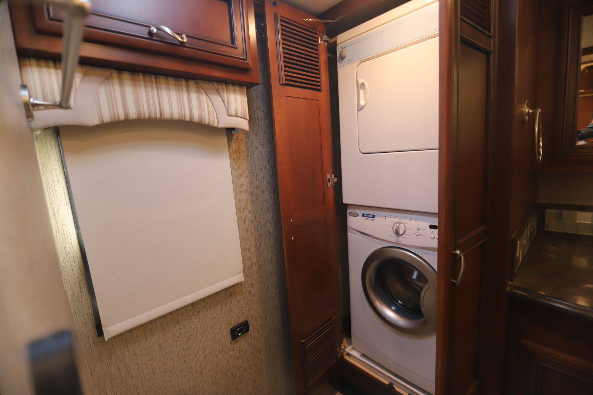 Used 2015 Newmar Ventana 4002 Class A  For Sale