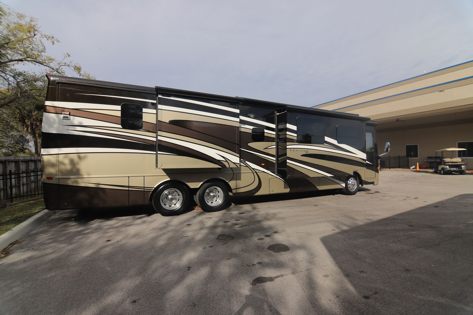 Used 2015 Newmar Ventana 4002 Class A  For Sale