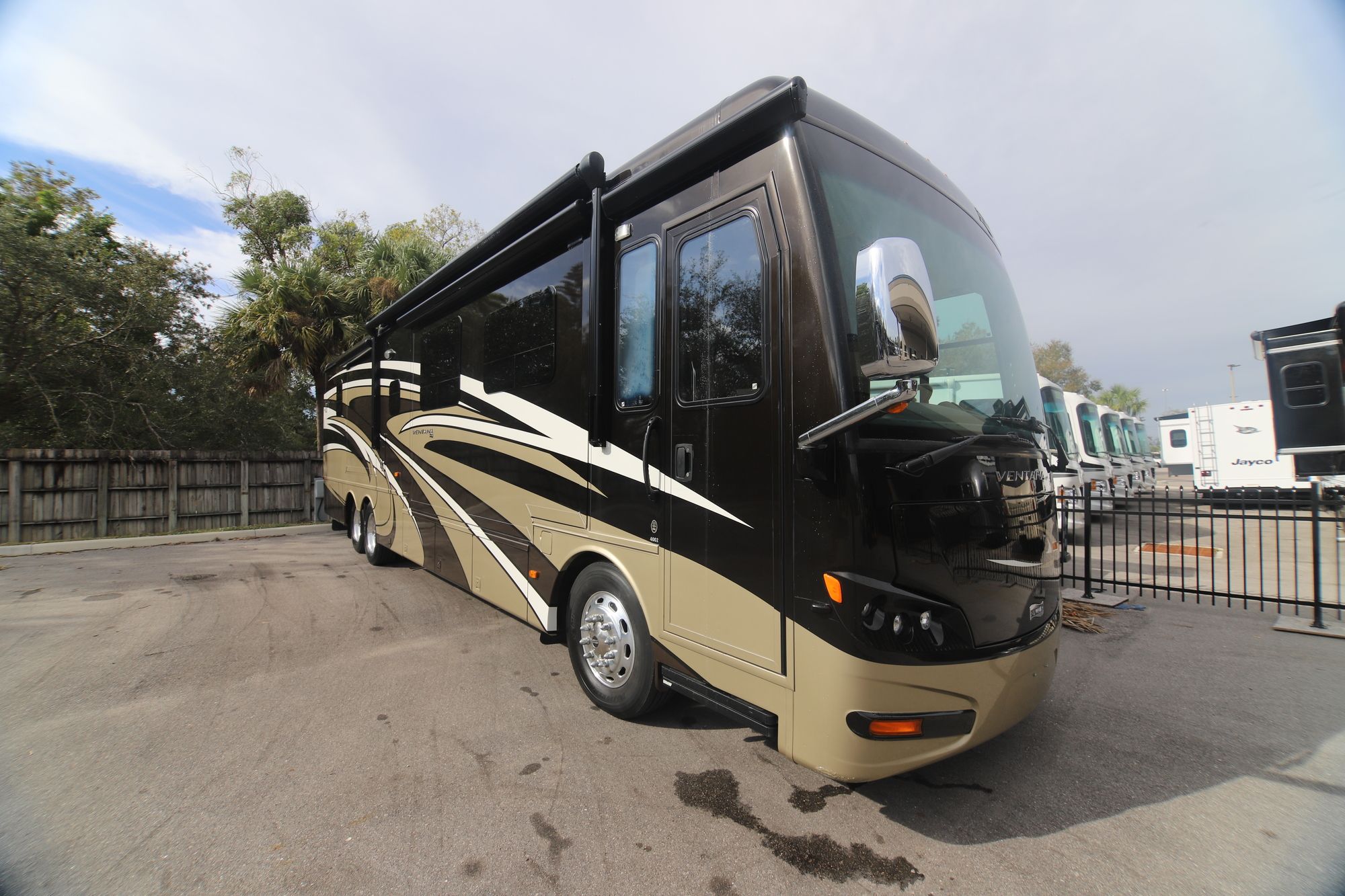 Used 2015 Newmar Ventana 4002 Class A  For Sale