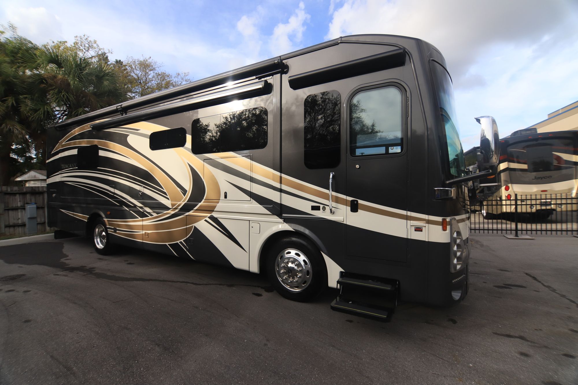 Used 2015 Thor Tuscany Xte 34ST Class A  For Sale