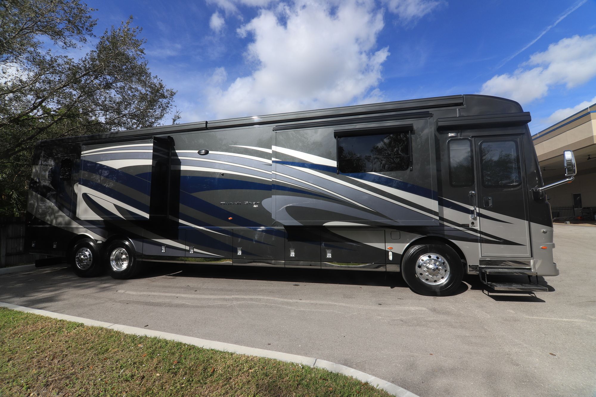 New 2019 Newmar Dutch Star 4328 Class A  For Sale