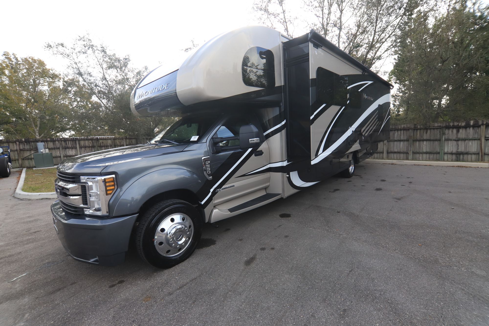 New 2019 Thor Magnitude SV34 Class C  For Sale