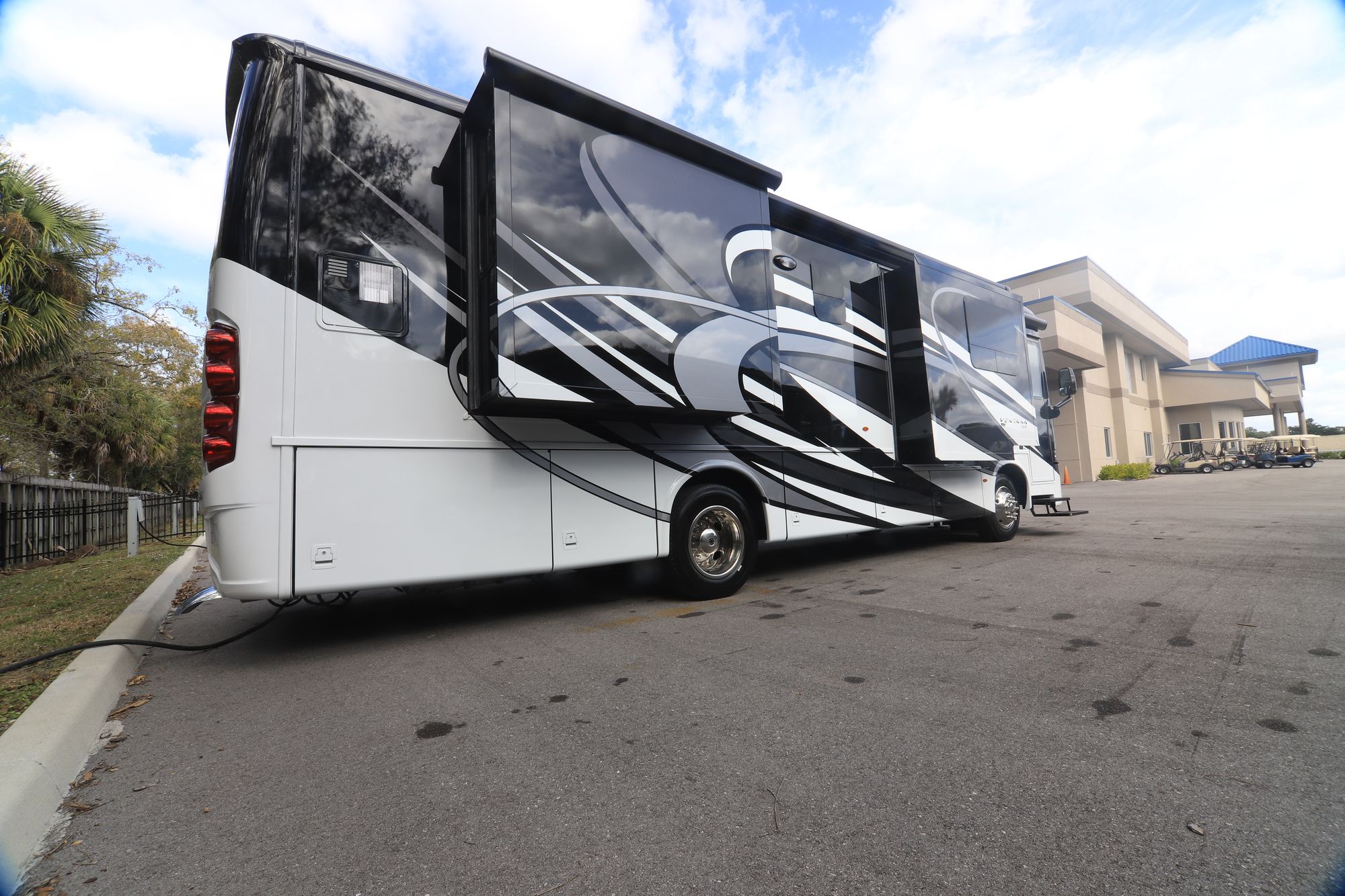 New 2019 Newmar Ventana Le 3426 Class A  For Sale