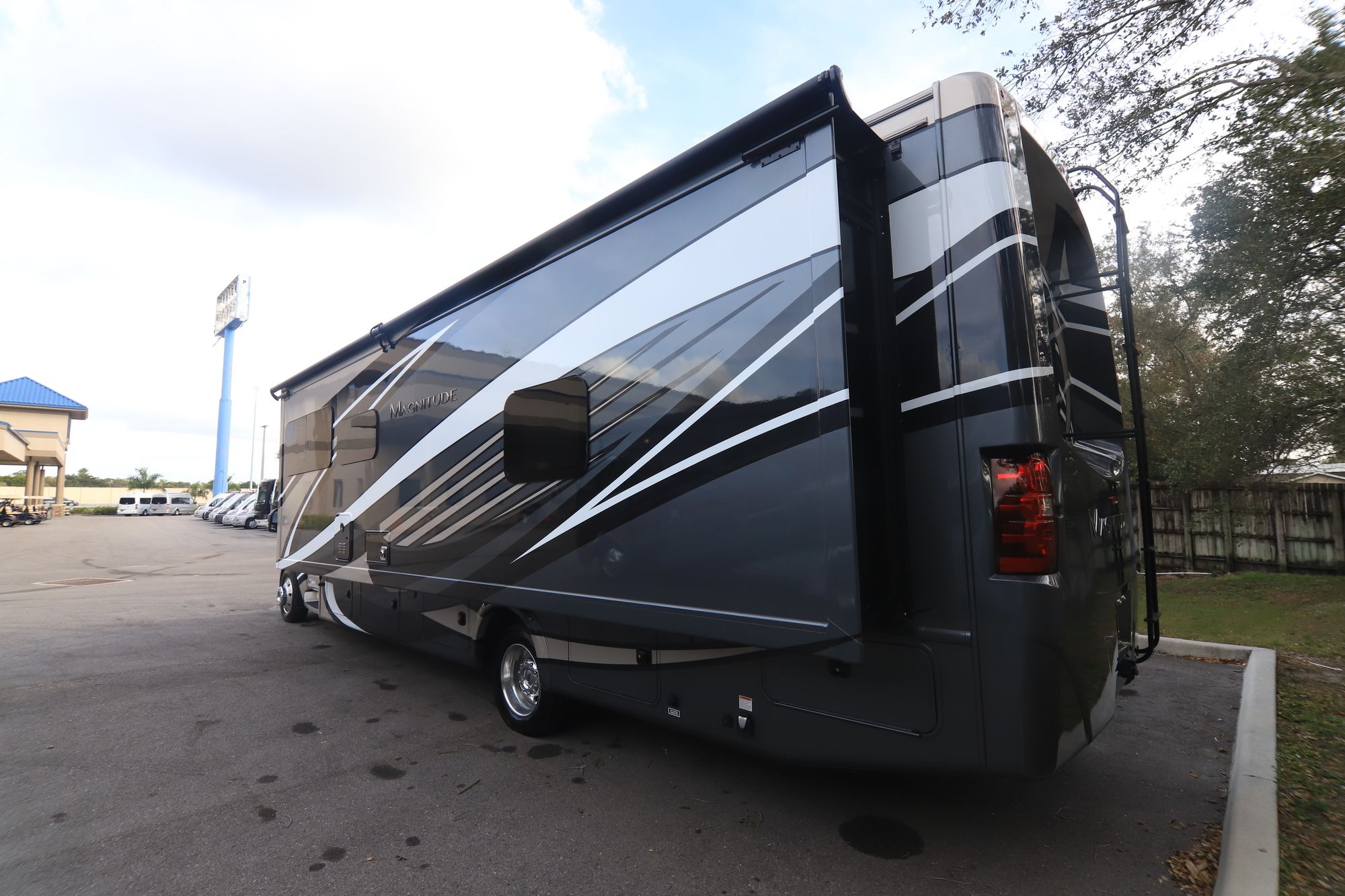 New 2019 Thor Magnitude SV34 Class C  For Sale