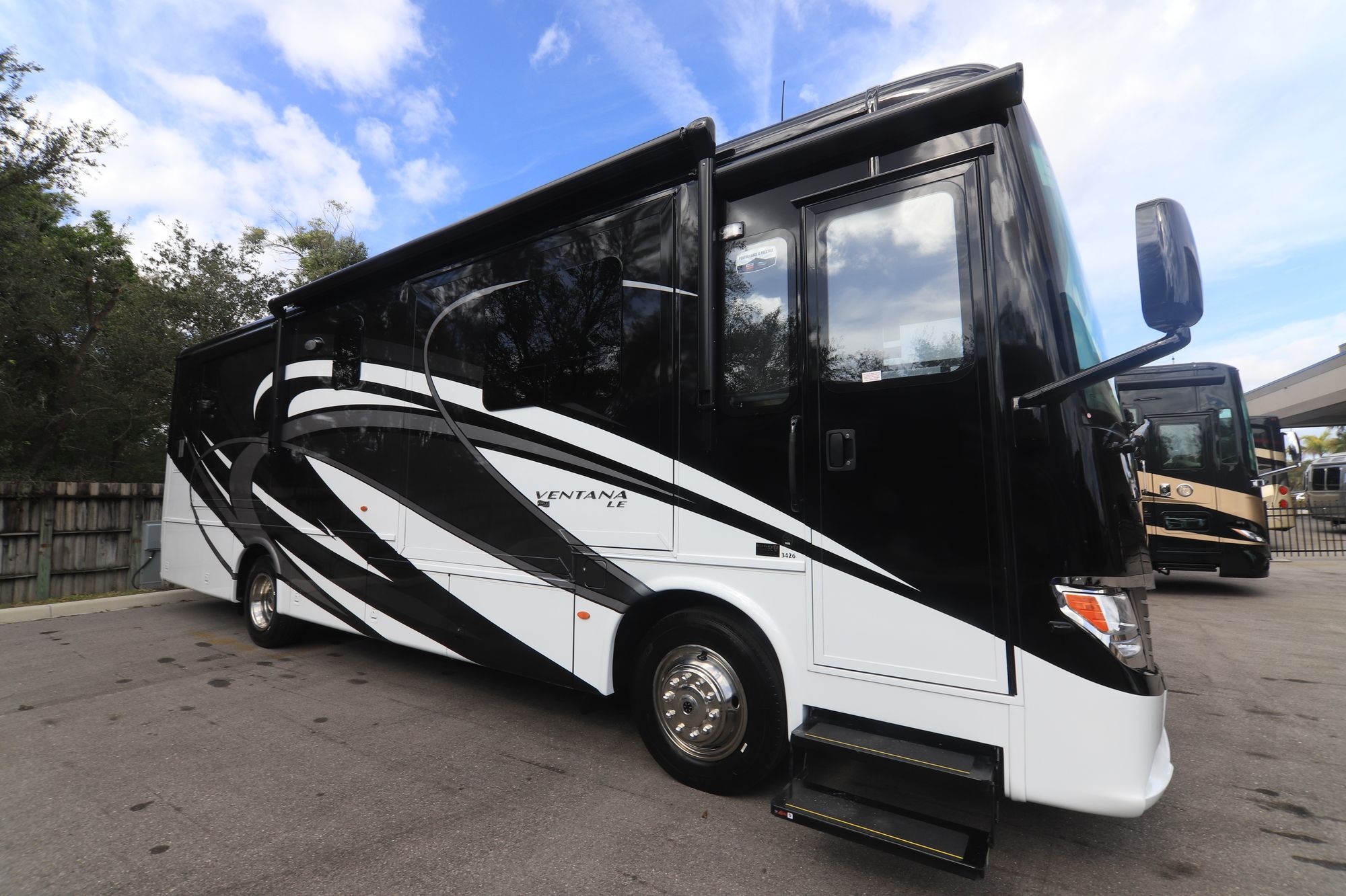 New 2019 Newmar Ventana Le 3426 Class A  For Sale