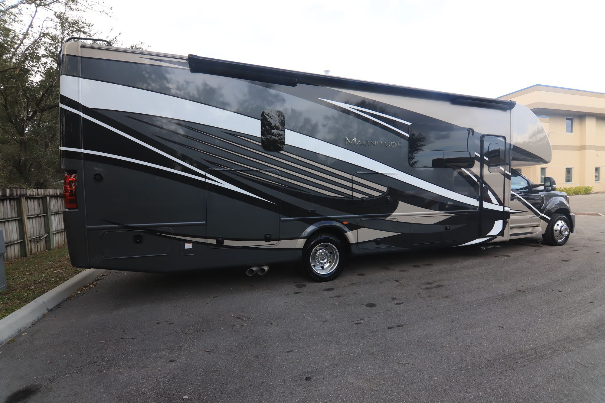 New 2019 Thor Magnitude SV34 Class C  For Sale