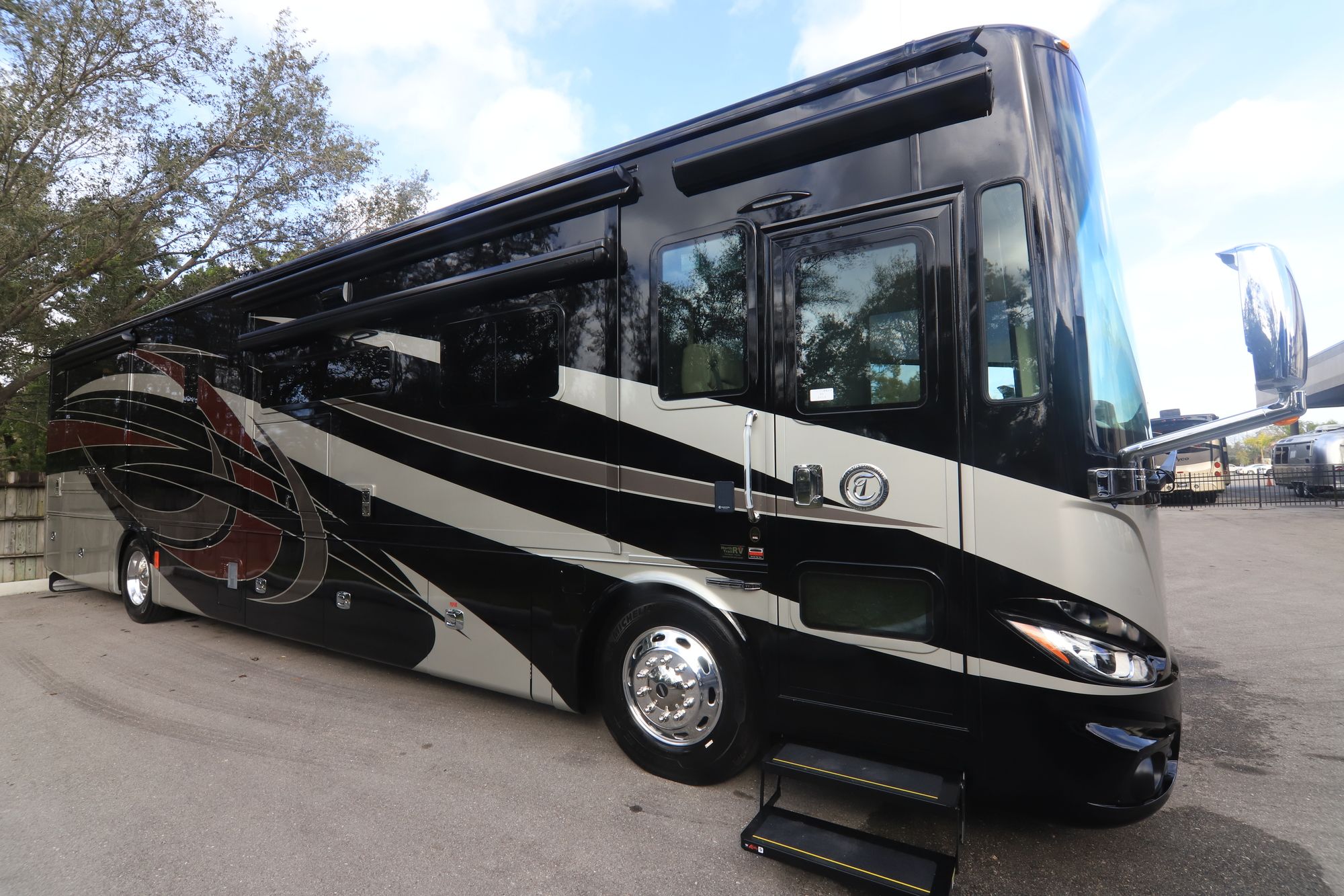 New 2019 Tiffin Motor Homes Phaeton BUNKS Class A  For Sale