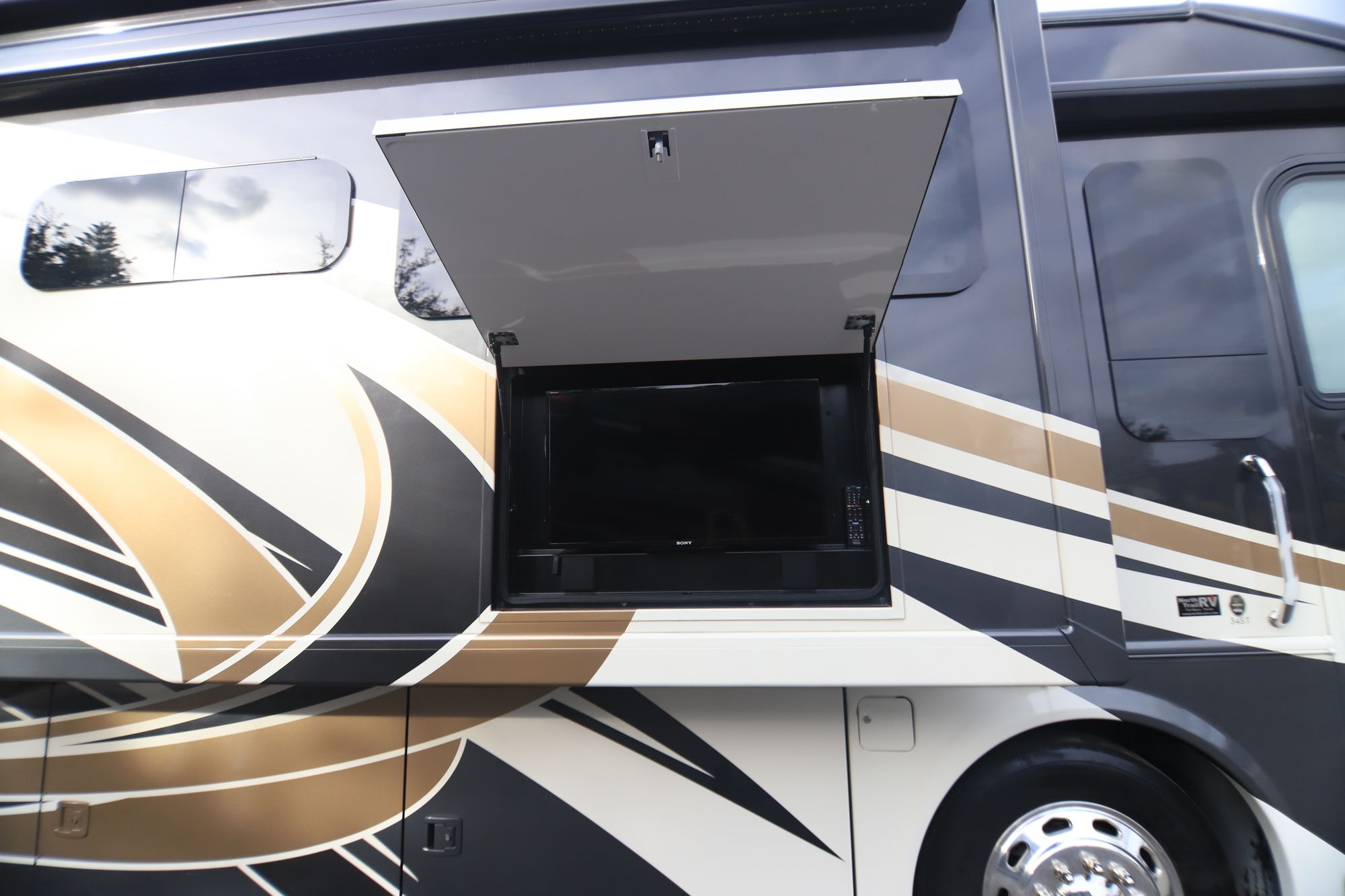 Used 2015 Thor Tuscany Xte 34ST Class A  For Sale