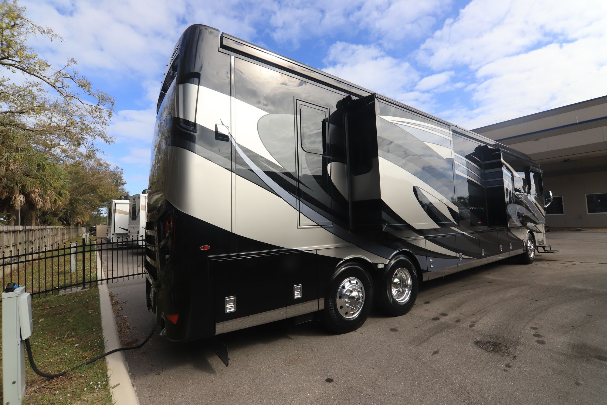 New 2019 Newmar Dutch Star 4326 Class A  For Sale