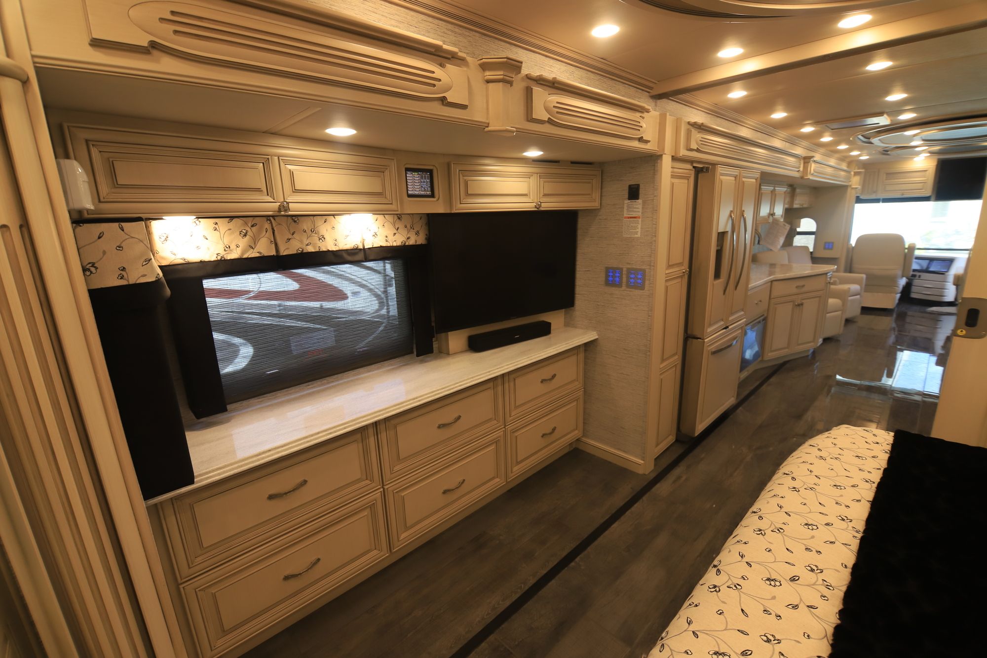 New 2019 Newmar Essex 4533 Class A  For Sale