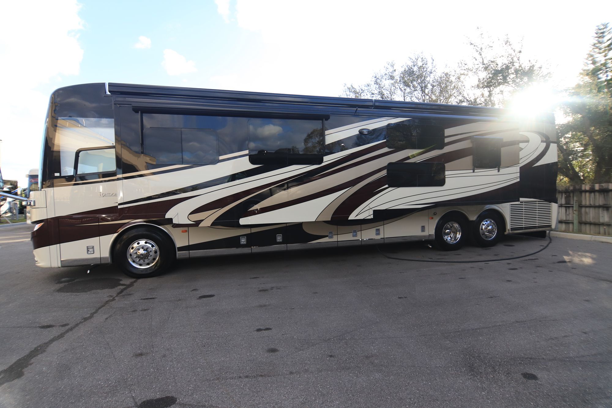 Used 2017 Newmar London Aire 4535 Class A  For Sale