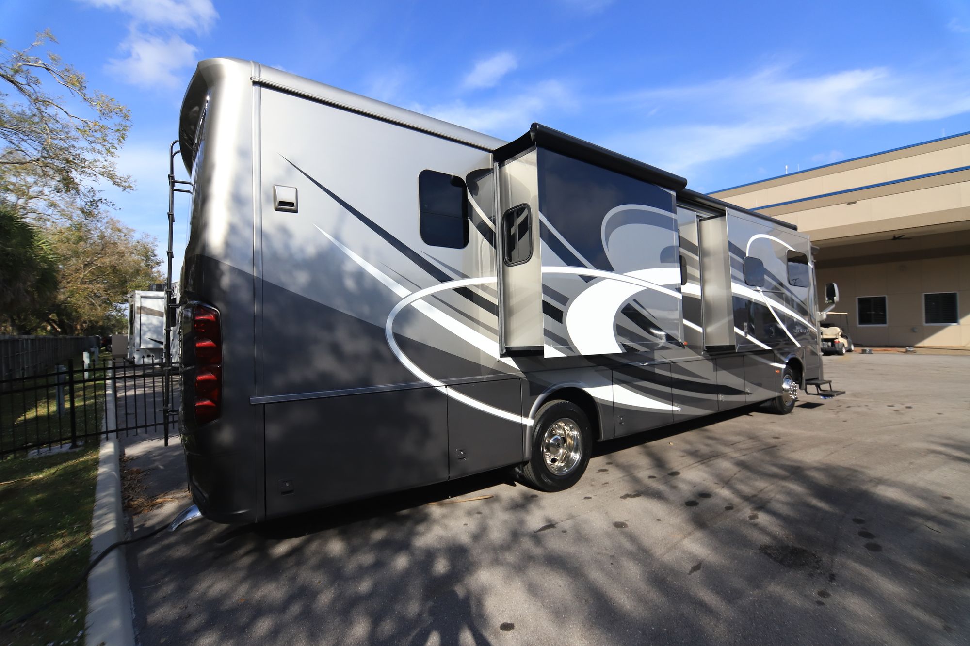 New 2019 Newmar Ventana Le 3709 Class A  For Sale