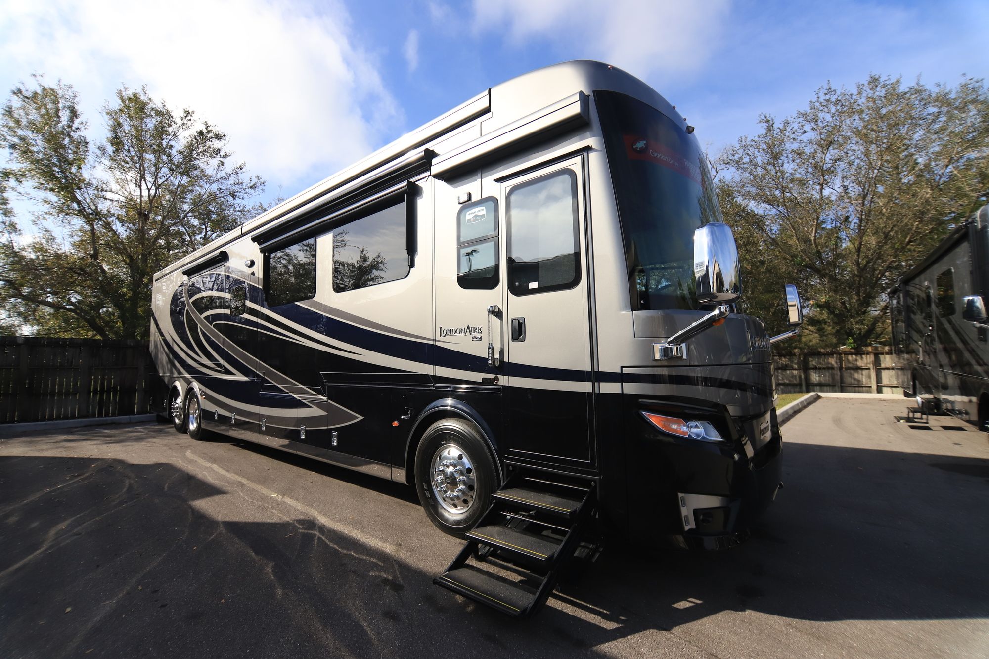 New 2019 Newmar London Aire 4533 Class A  For Sale