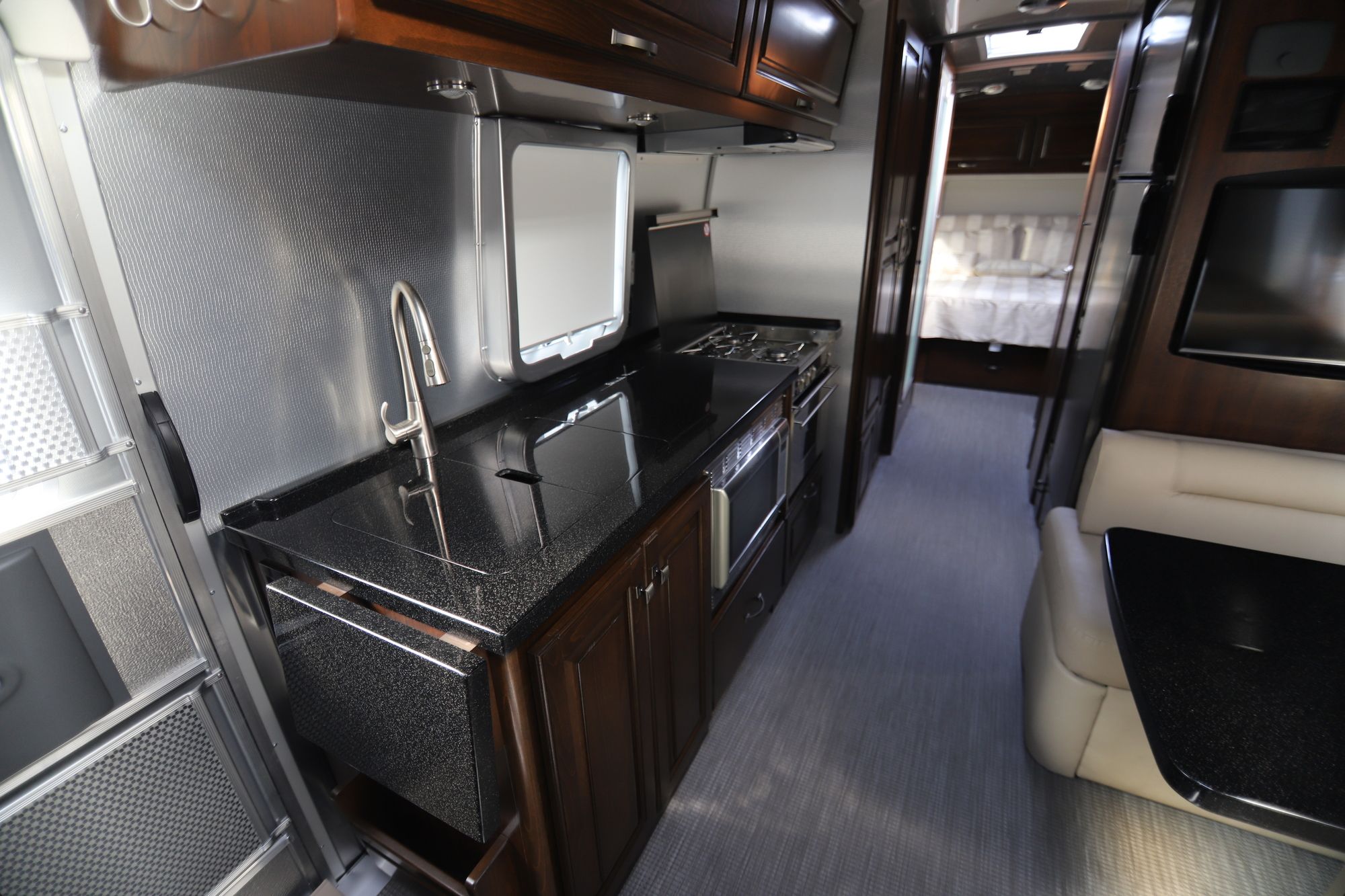 Used 2018 Airstream Classic 30RB Travel Trailer  For Sale