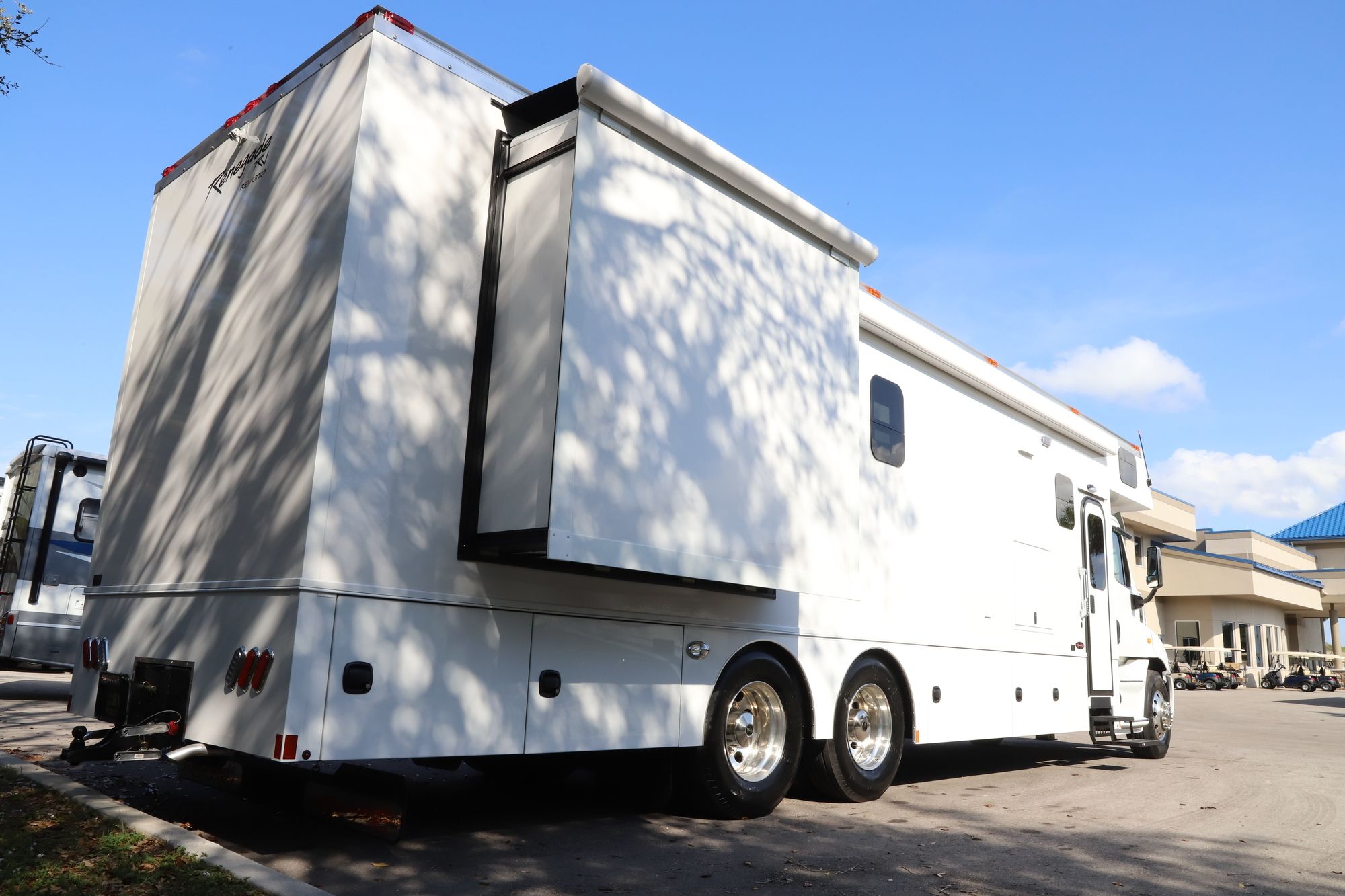 New 2019 Renegade Rv Classic 41CRW Super C  For Sale