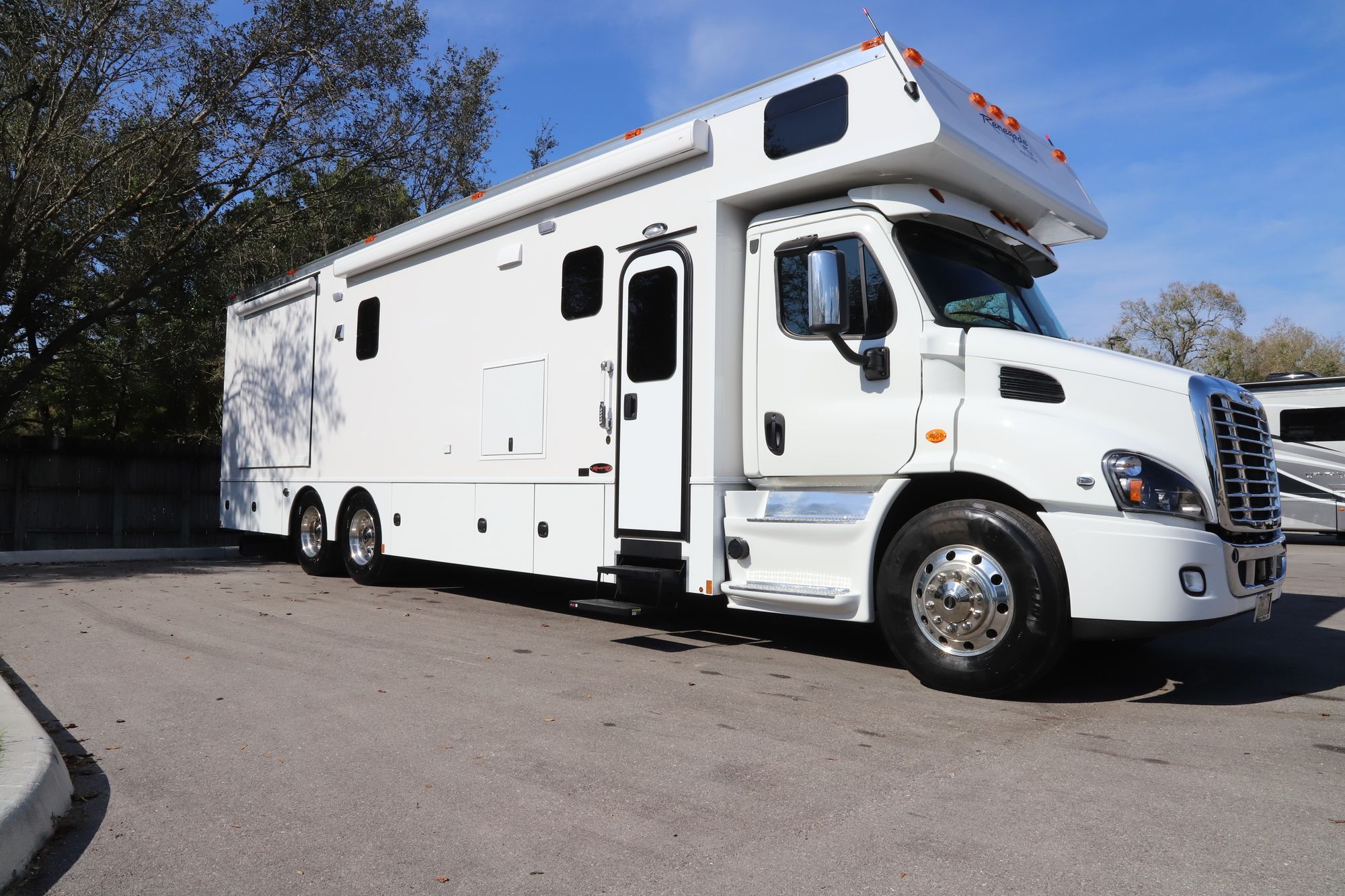 New 2019 Renegade Rv Classic 41CRW Super C  For Sale