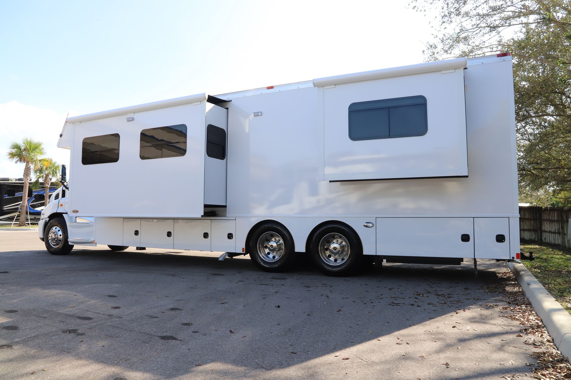 New 2019 Renegade Rv Classic 41CRW Super C  For Sale