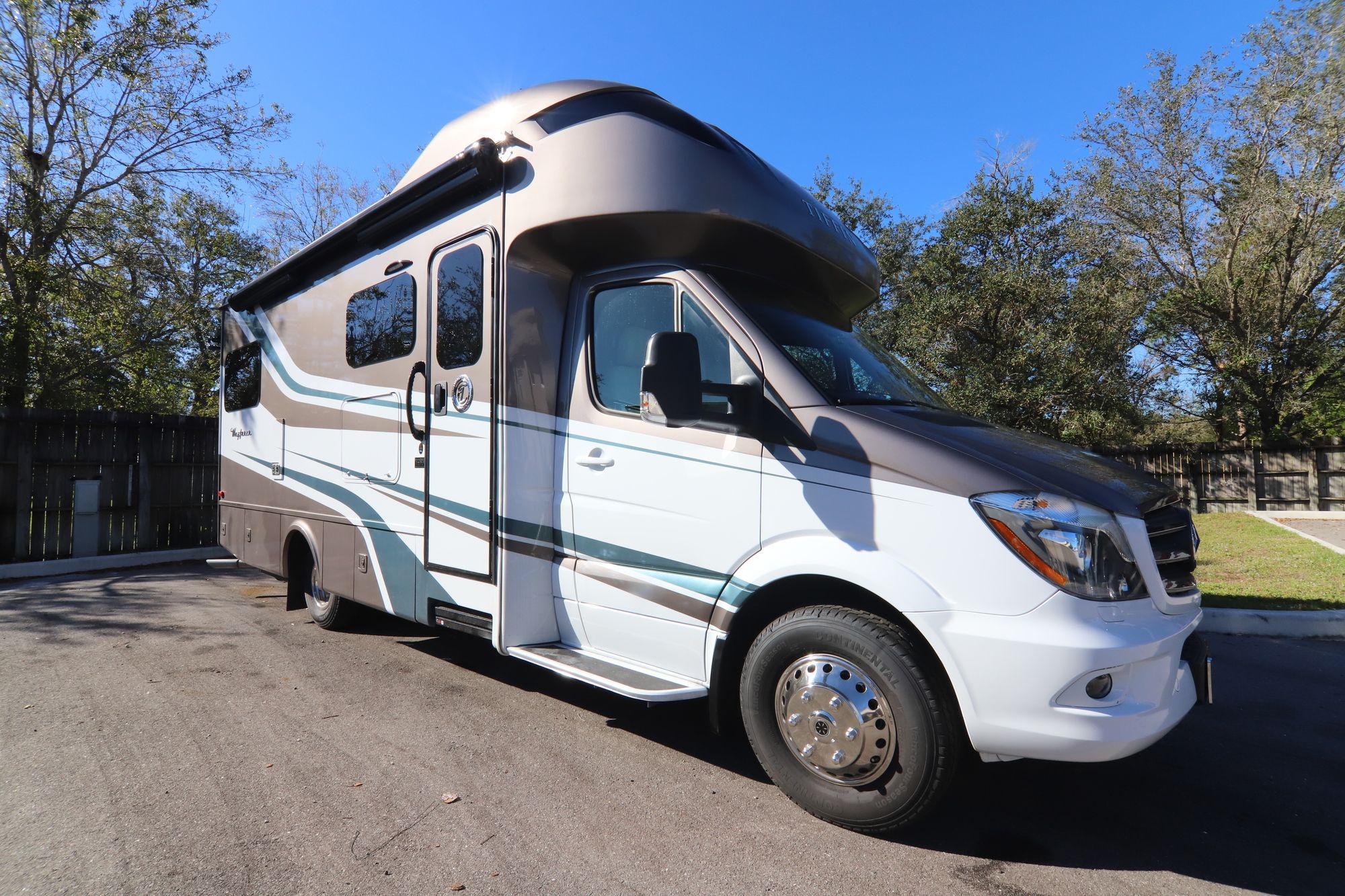 New 2019 Tiffin Motor Homes Wayfarer 24BW Class C  For Sale