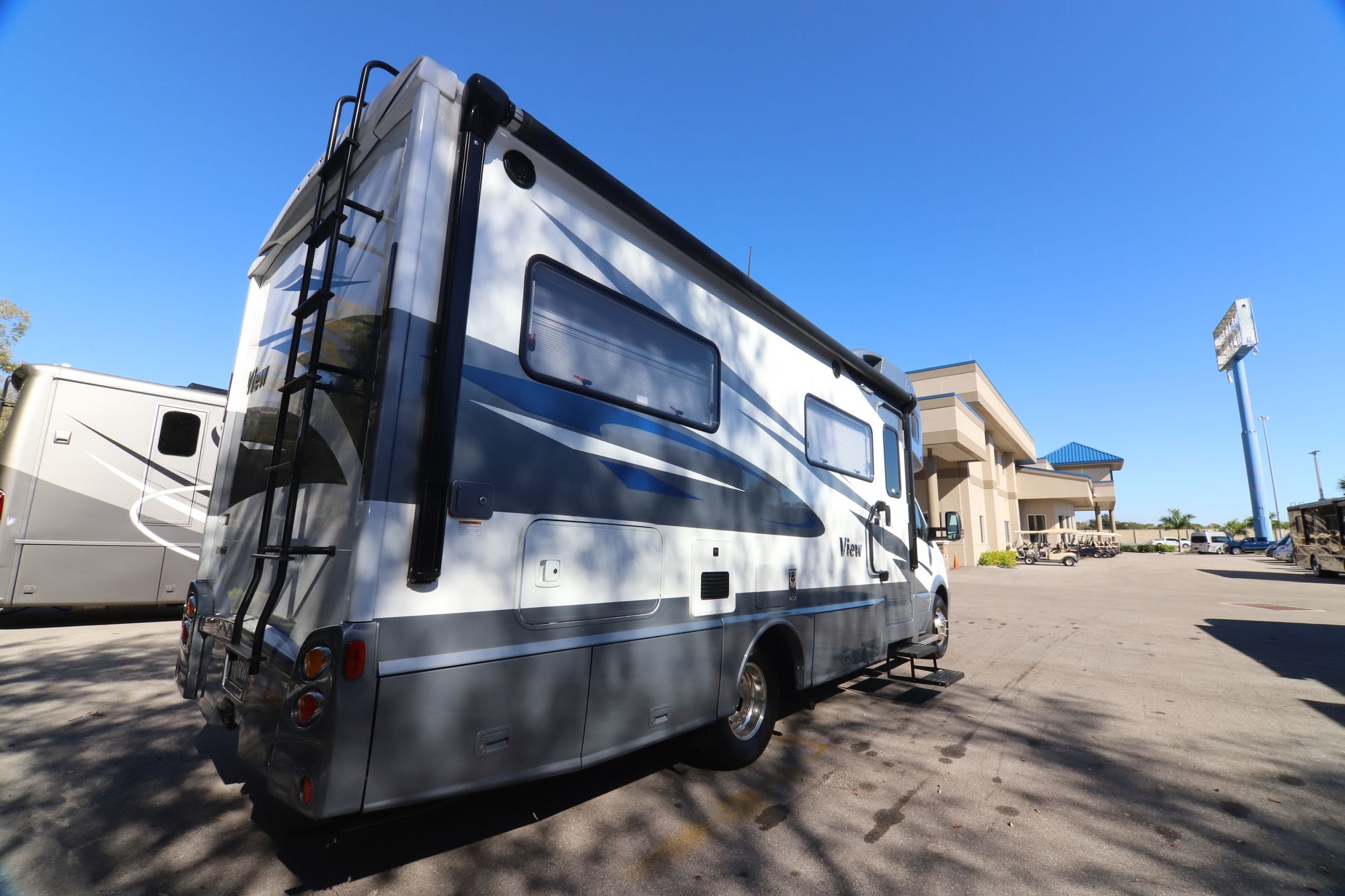 Used 2019 Winnebago View 24J Class C  For Sale