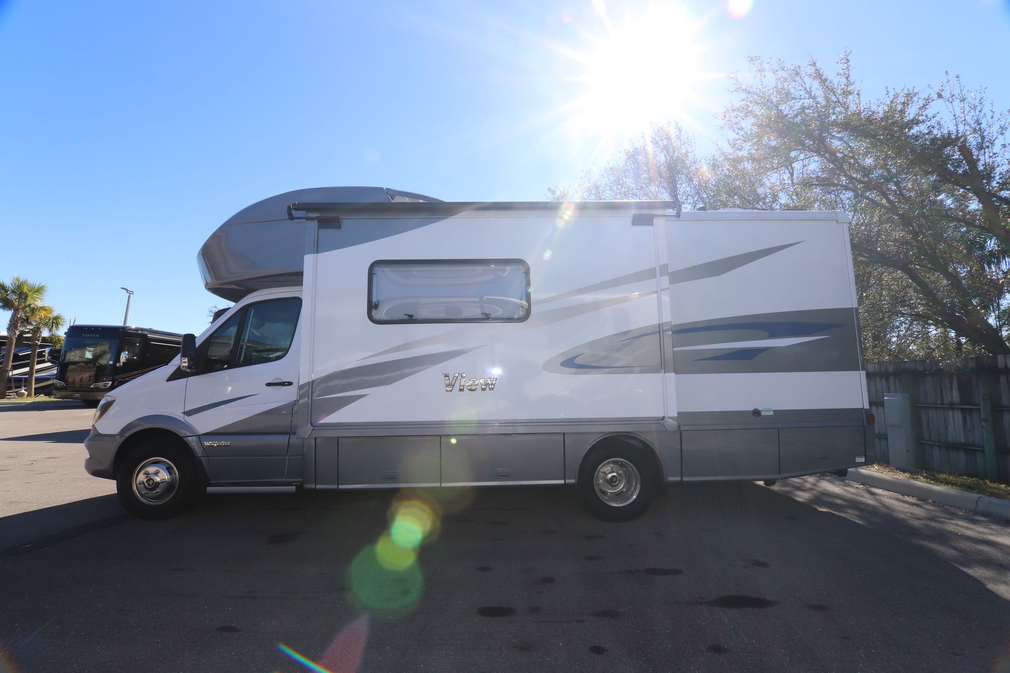 Used 2019 Winnebago View 24J Class C  For Sale