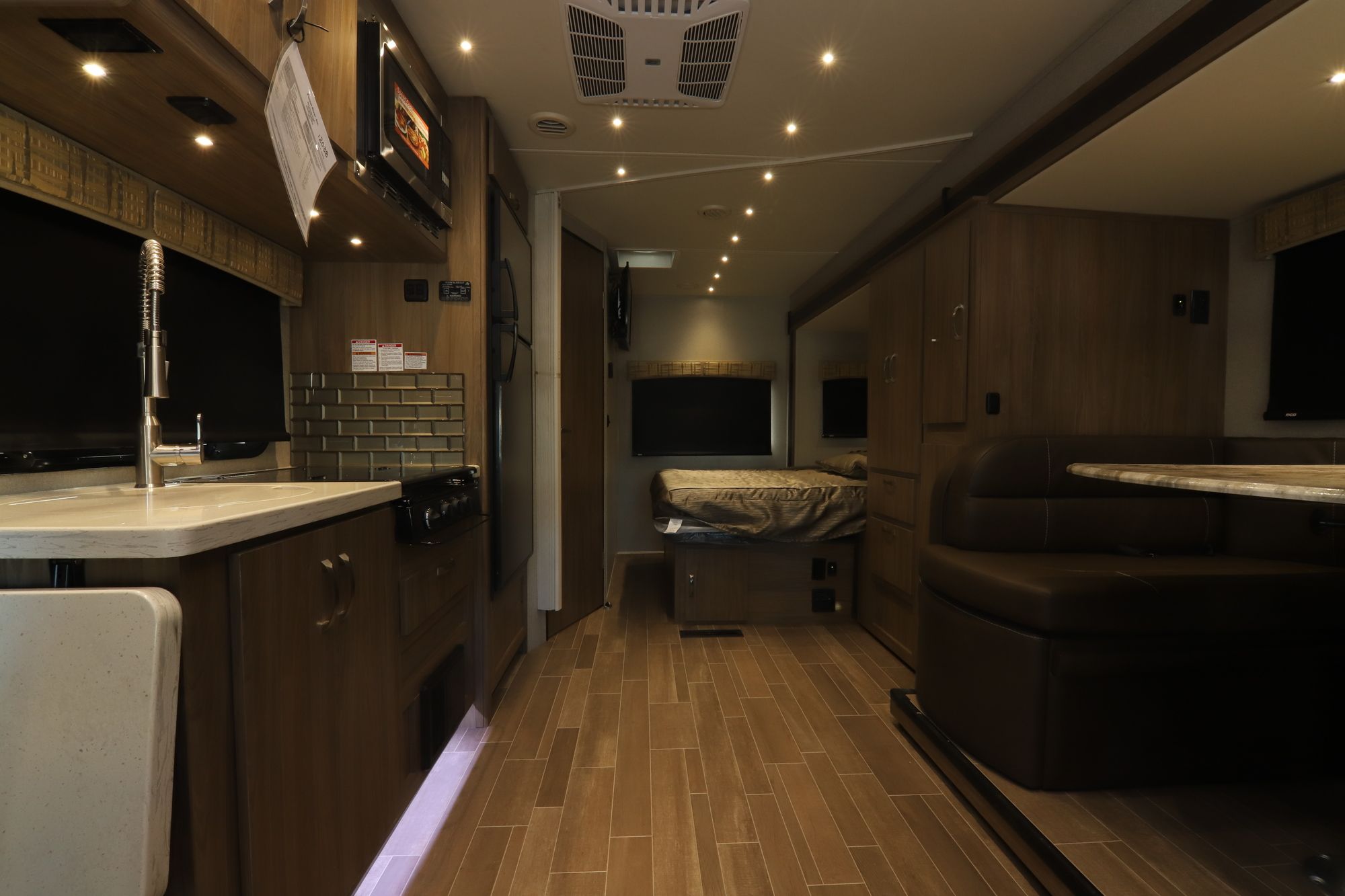 New 2019 Dynamax Isata 3 24FW Class C  For Sale