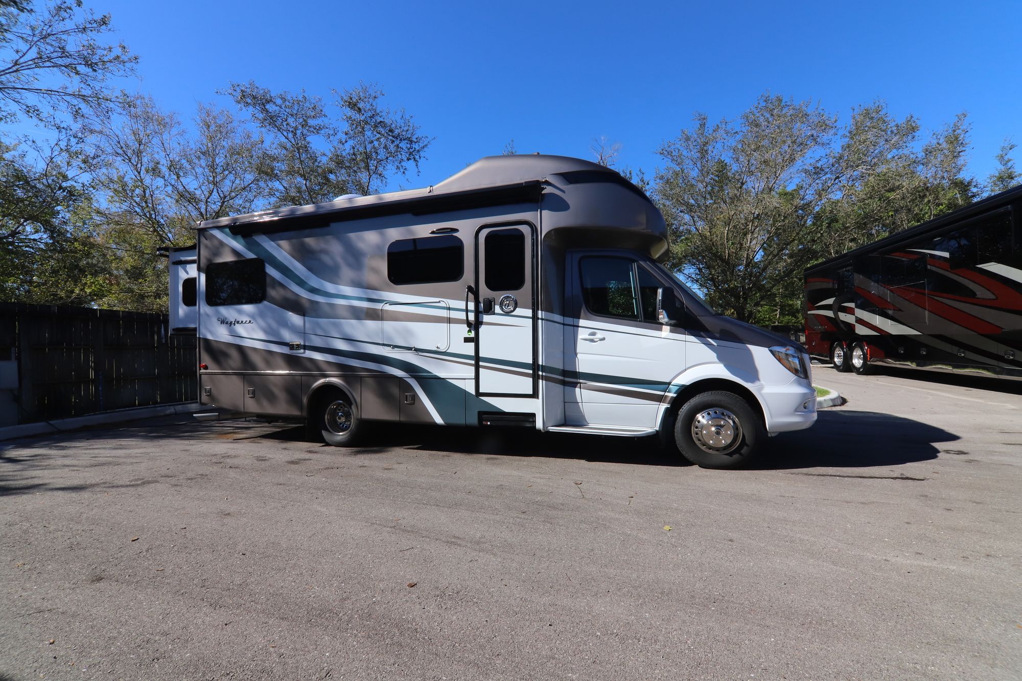 New 2019 Tiffin Motor Homes Wayfarer 24BW Class C  For Sale