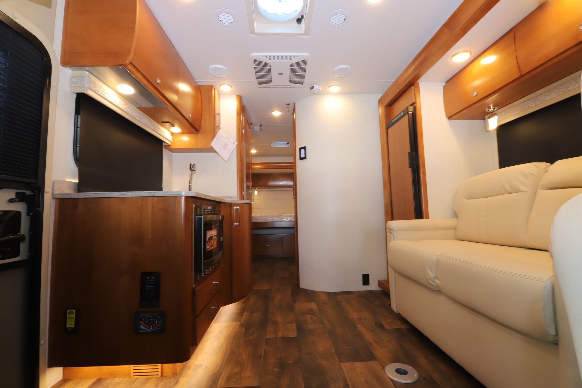 New 2019 Tiffin Motor Homes Wayfarer 24BW Class C  For Sale