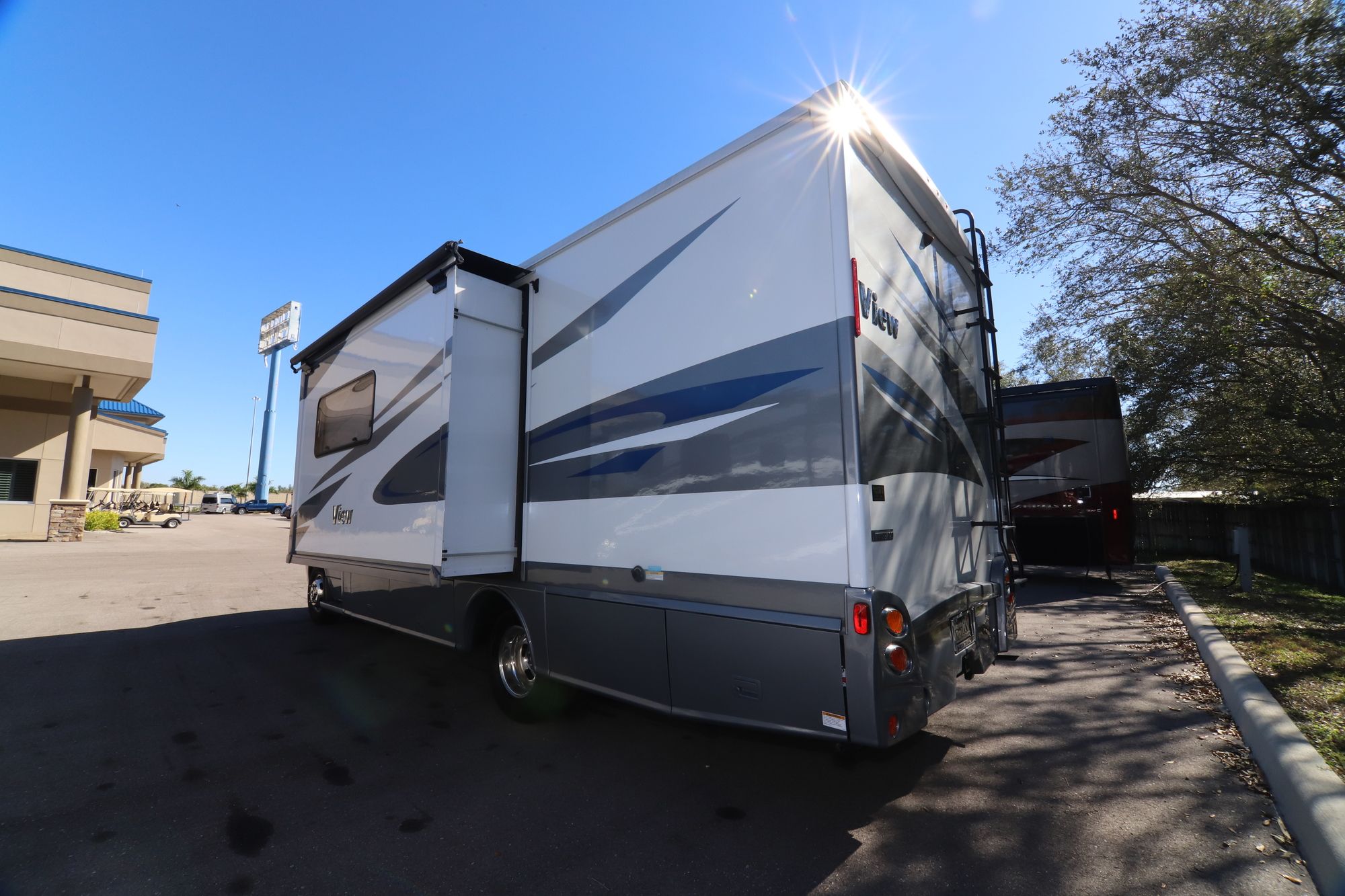 Used 2019 Winnebago View 24J Class C  For Sale