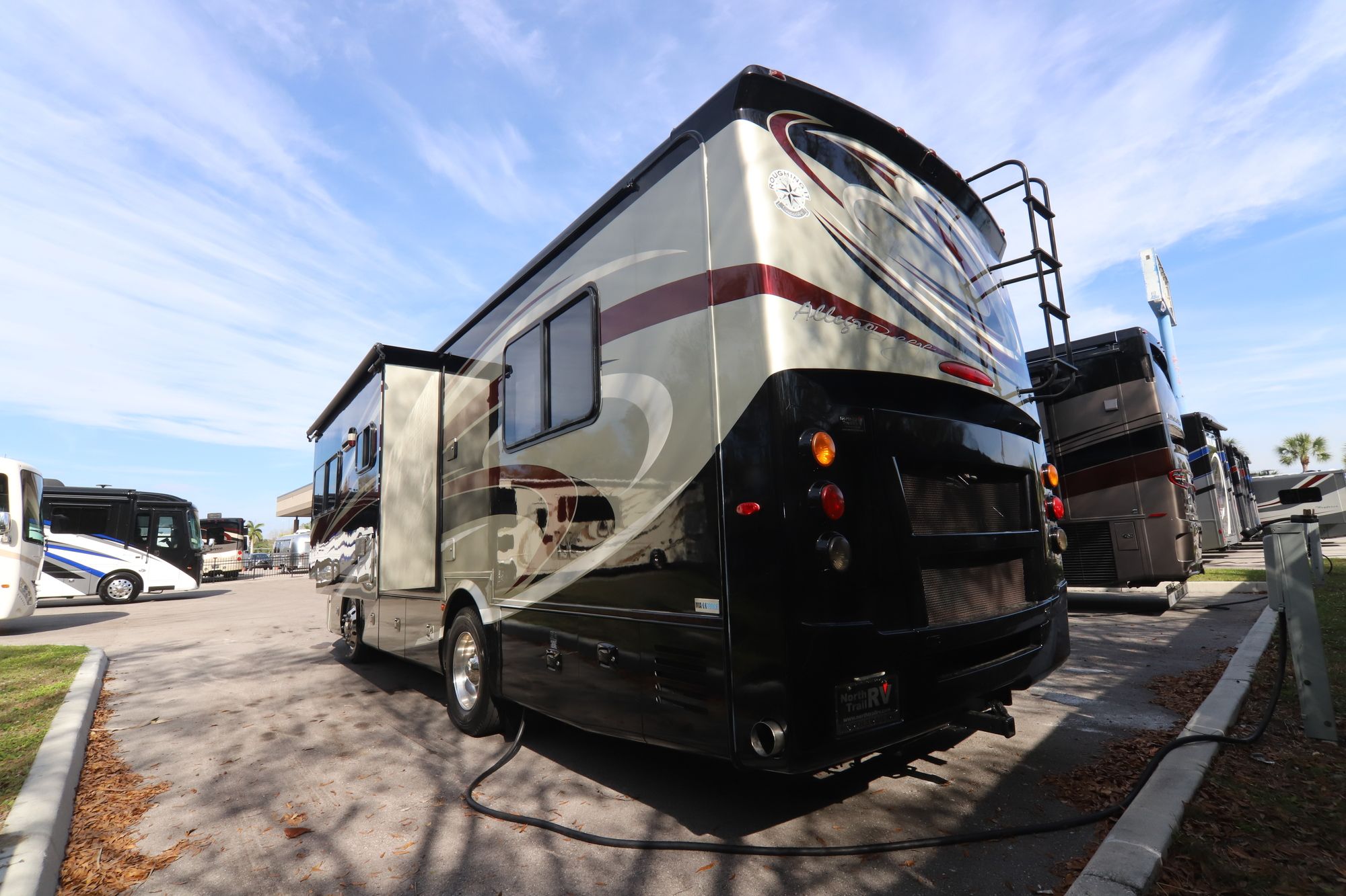 Used 2014 Tiffin Motor Homes Breeze 28BR Class A  For Sale