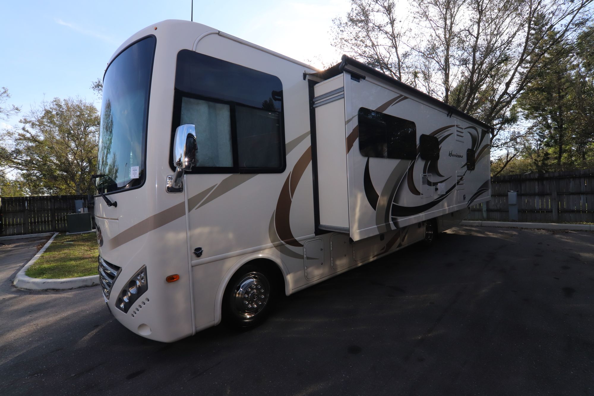 Used 2017 Thor Hurricane 29M Class A  For Sale