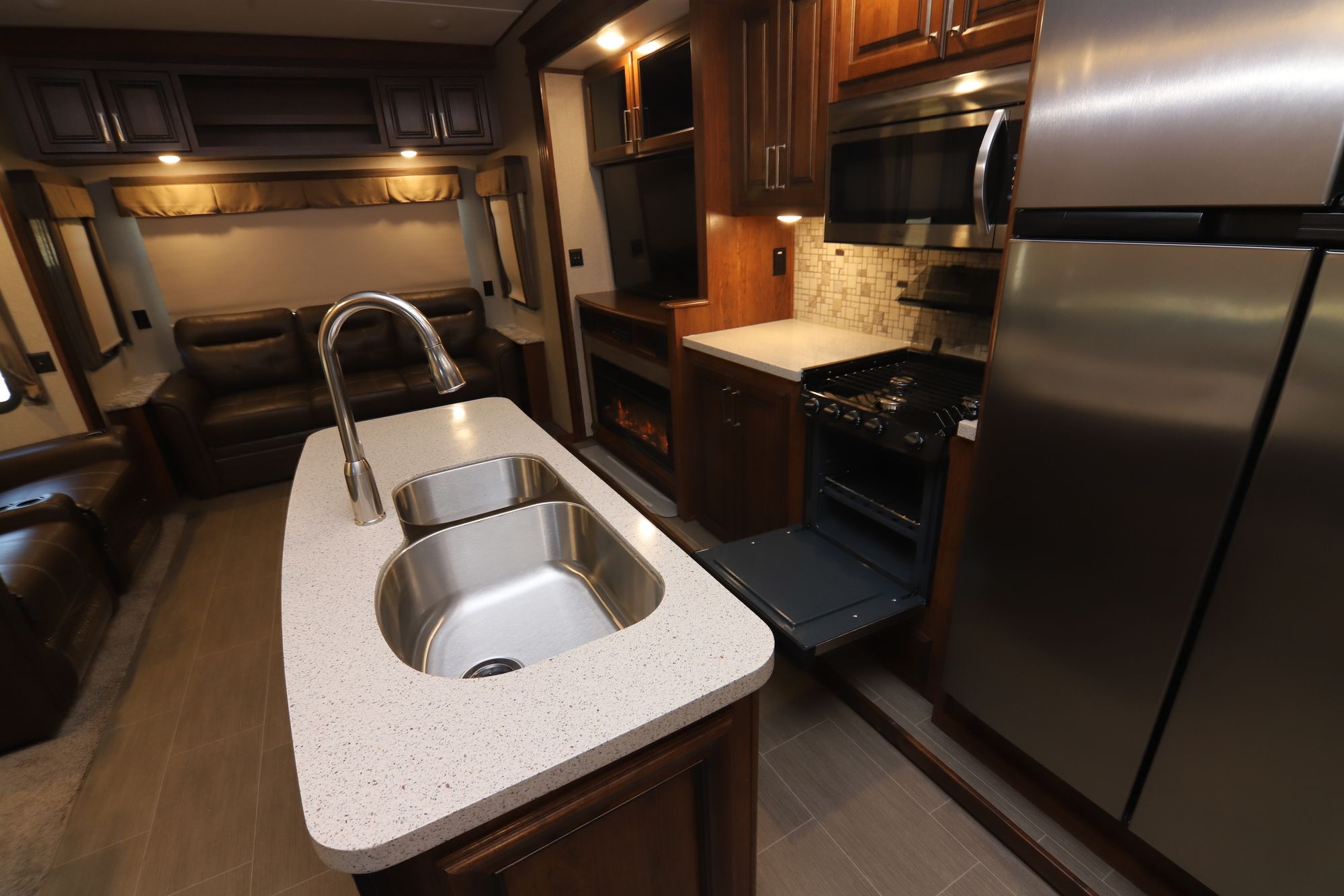 Used 2018 Keystone Avalanche 320RS Fifth Wheel  For Sale