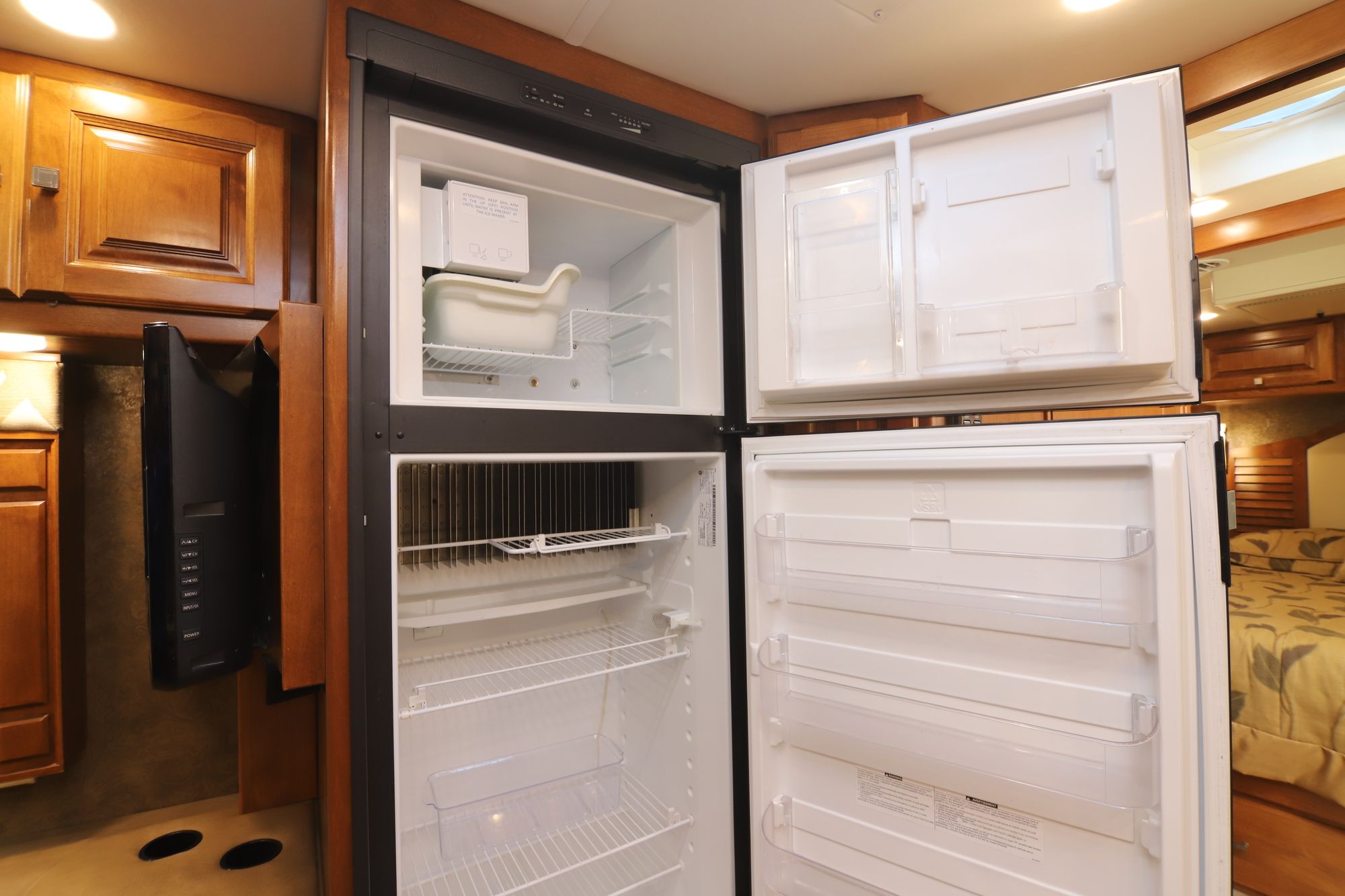 Used 2014 Tiffin Motor Homes Breeze 28BR Class A  For Sale