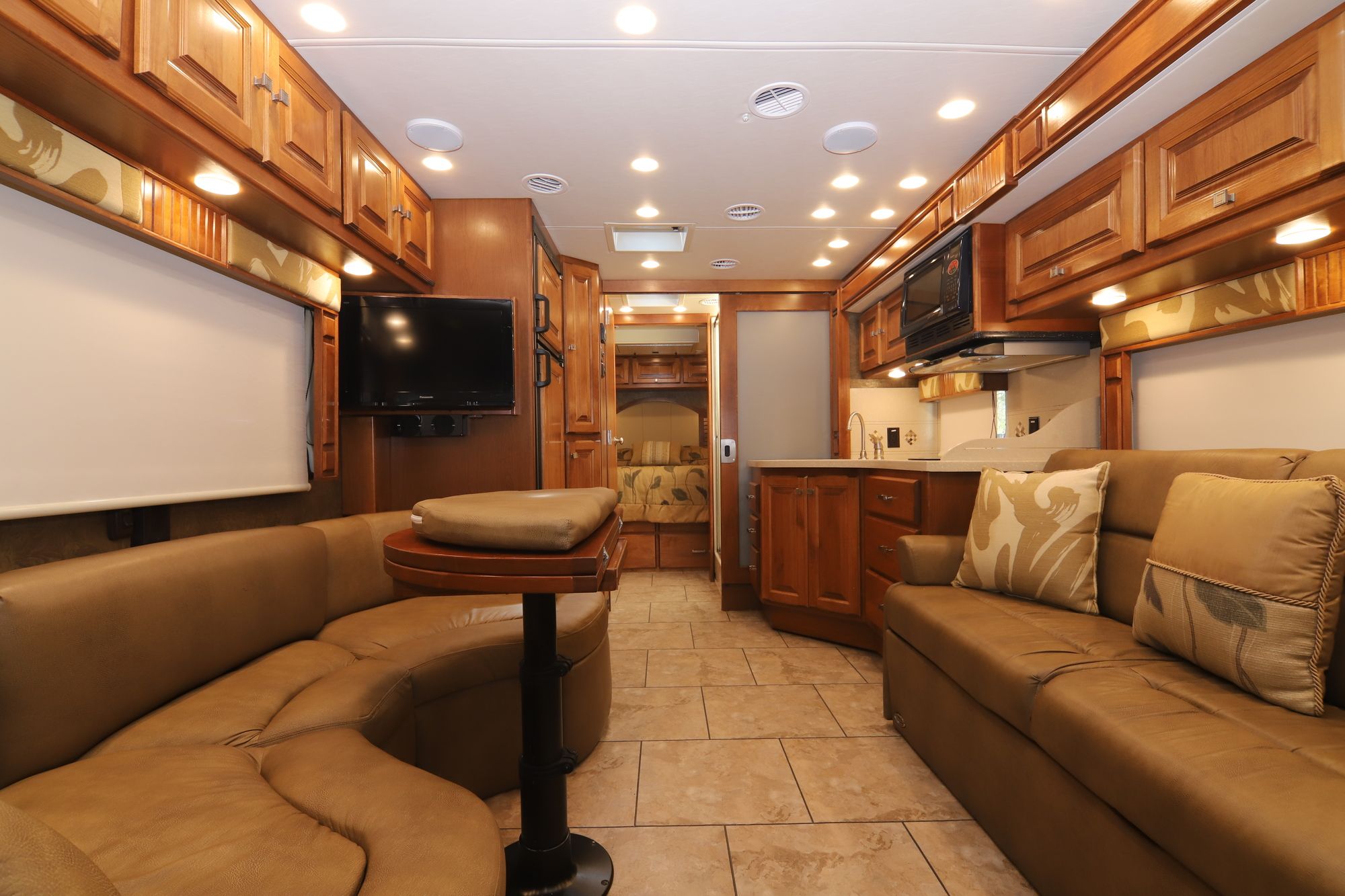 Used 2014 Tiffin Motor Homes Breeze 28BR Class A  For Sale