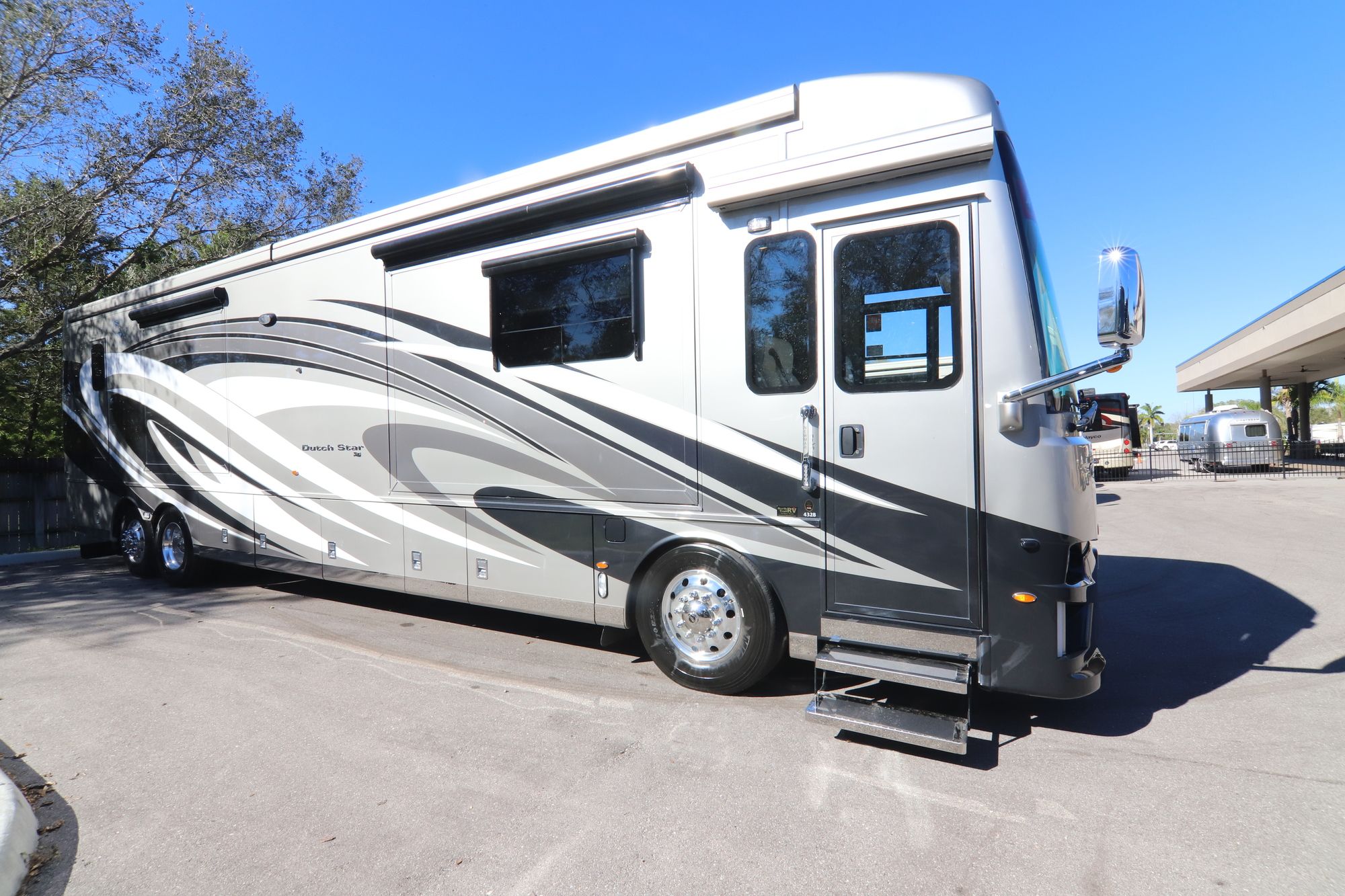 New 2019 Newmar Dutch Star 4328 Class A  For Sale