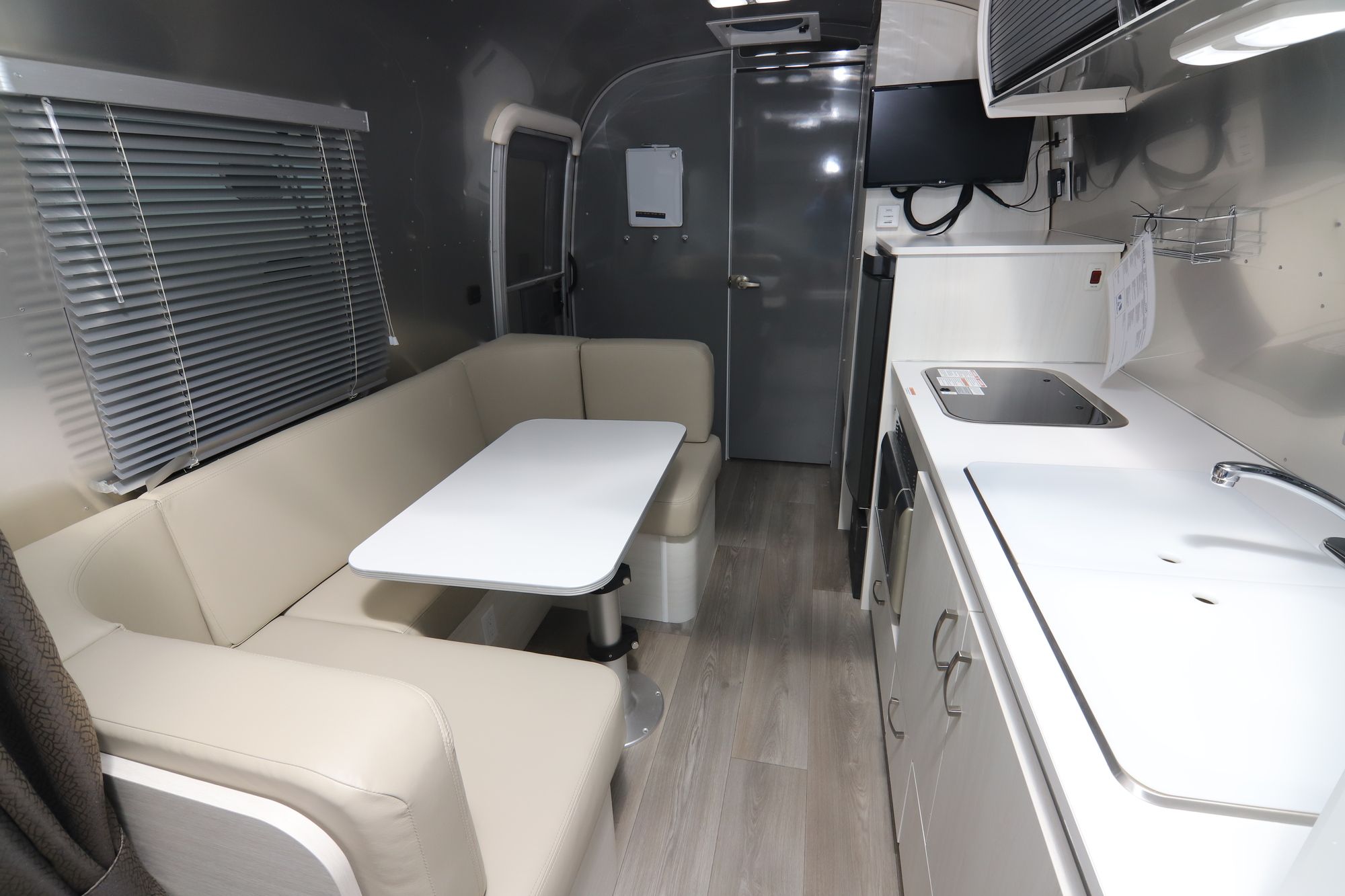 New 2019 Airstream Sport 22FB Travel Trailer  For Sale