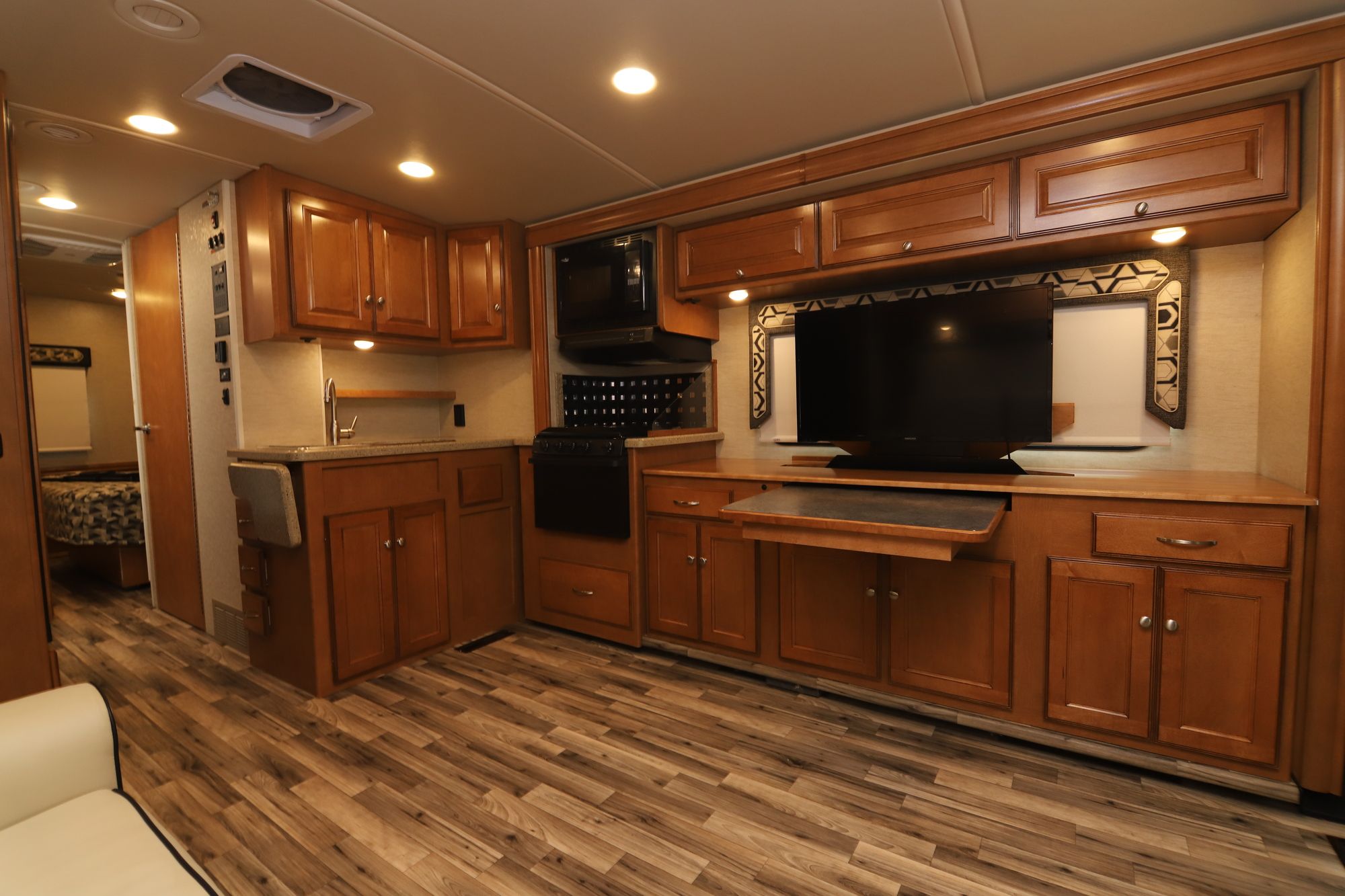 Used 2018 Winnebago Sun Star Lx 30T Class A  For Sale