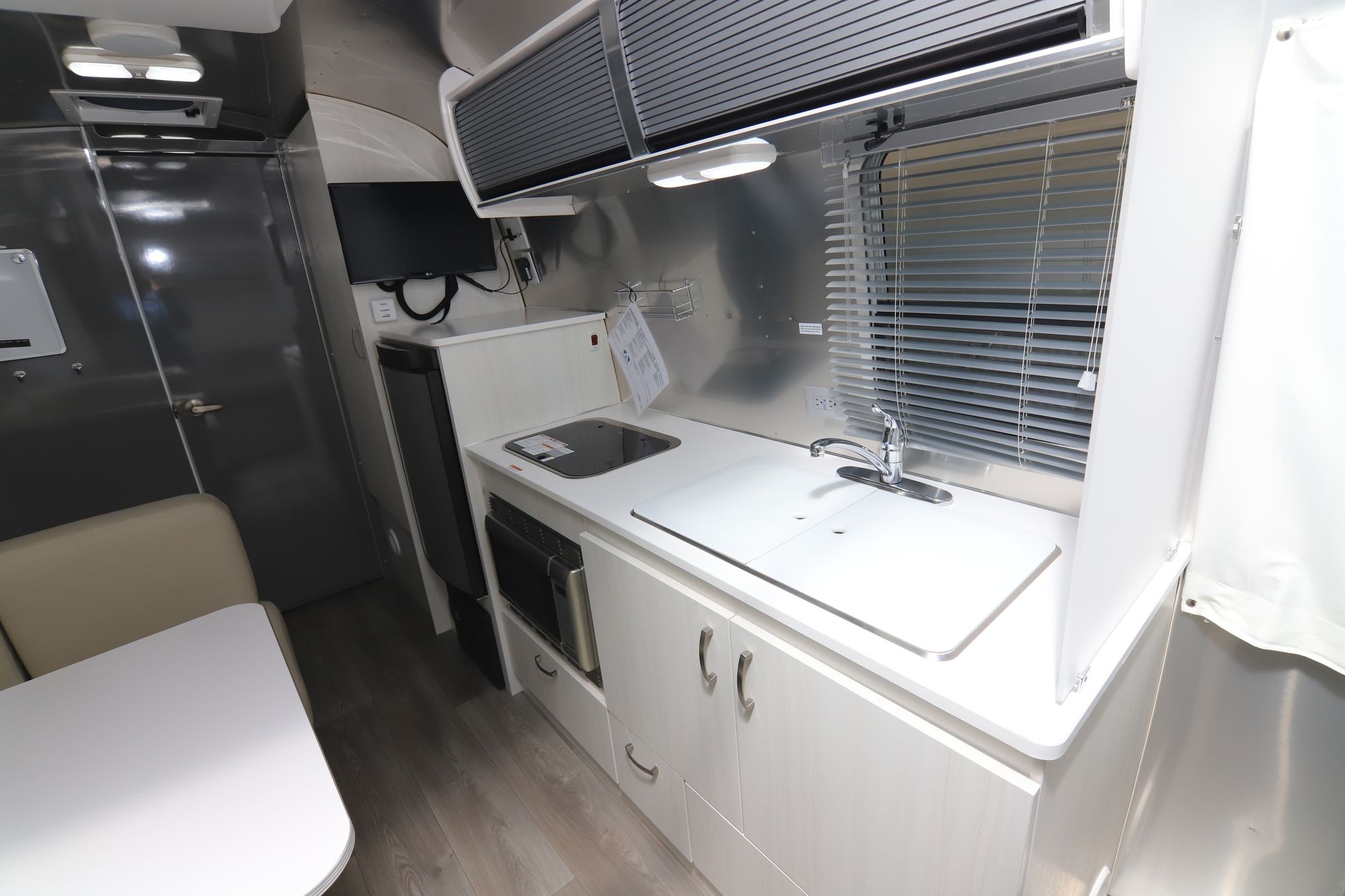 New 2019 Airstream Sport 22FB Travel Trailer  For Sale