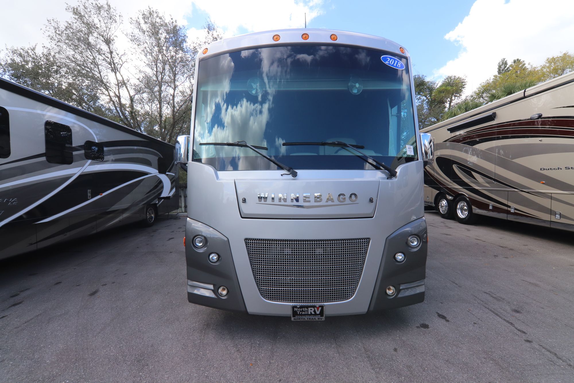 Used 2018 Winnebago Sun Star Lx 30T Class A  For Sale