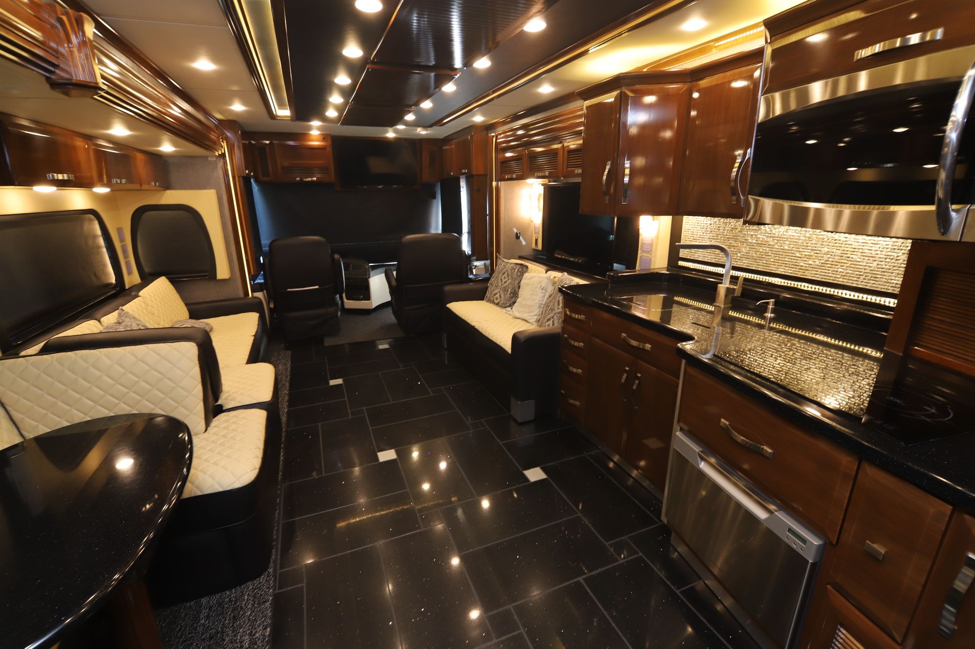 Used 2014 Newmar King Aire 4593 Class A  For Sale