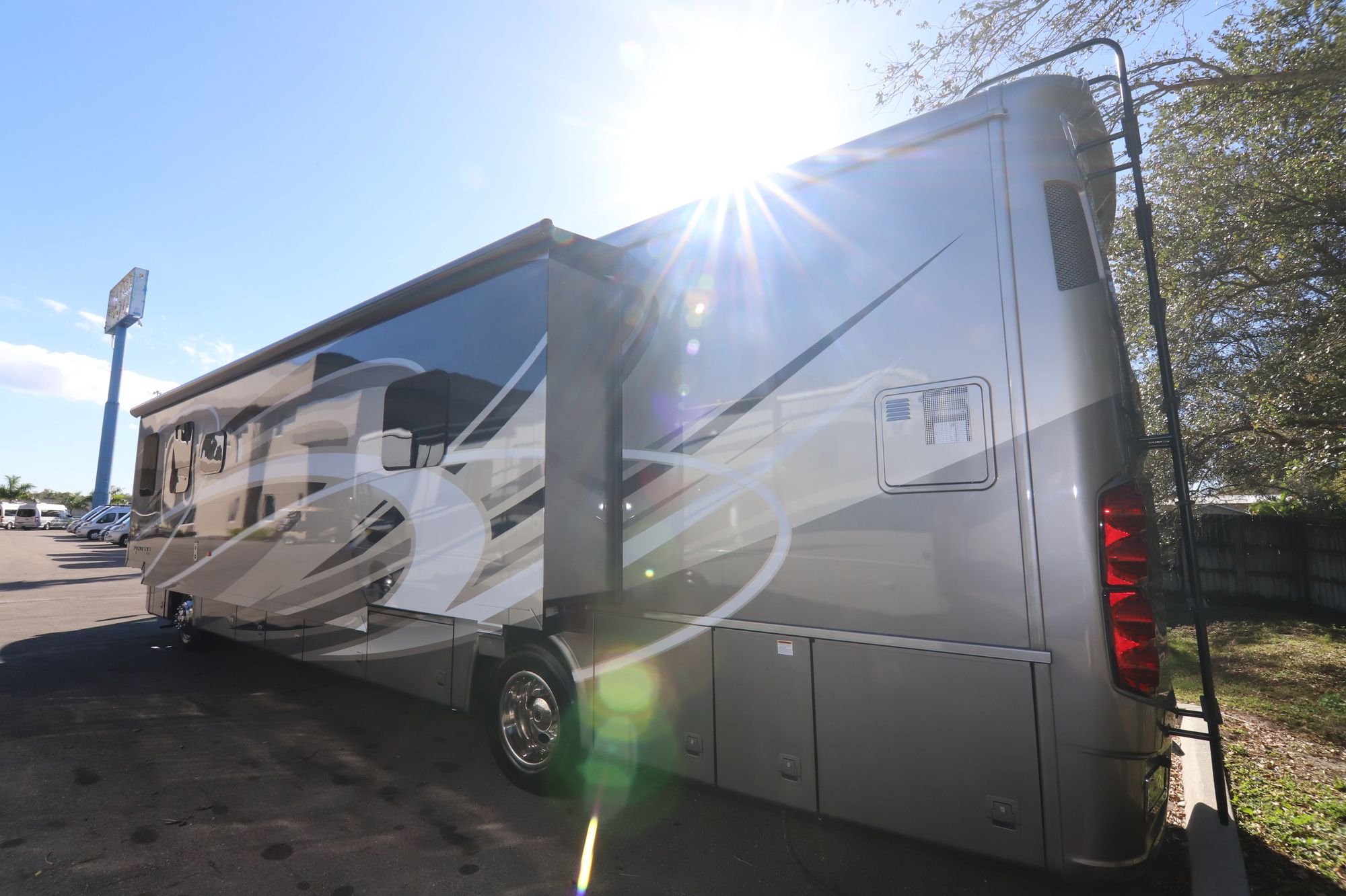 New 2019 Newmar Ventana Le 4002 Class A  For Sale