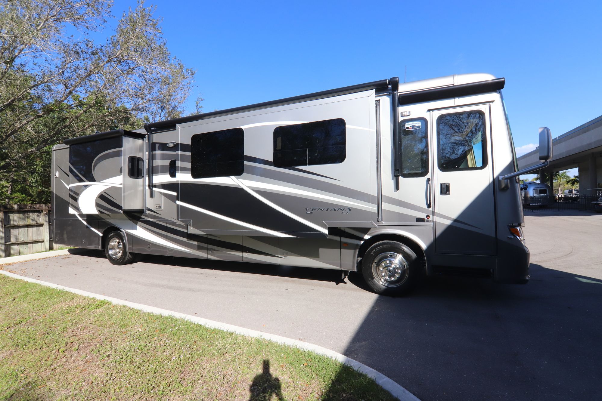 New 2019 Newmar Ventana Le 4002 Class A  For Sale