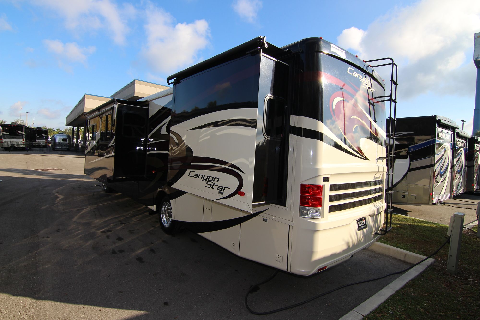 Used 2014 Newmar Canyon Star 3650 Class A  For Sale