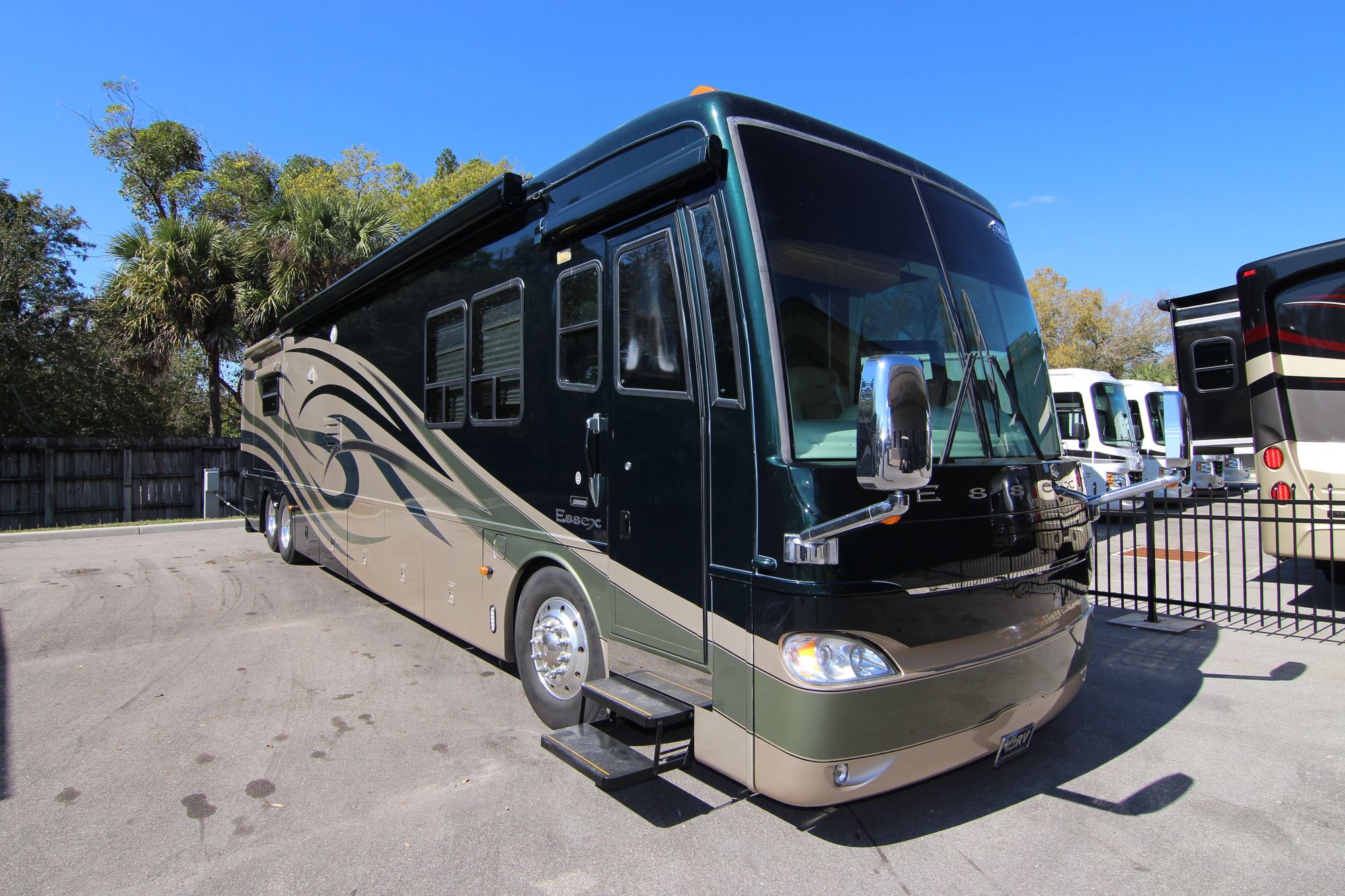 Used 2005 Newmar Essex 4506 Class A  For Sale