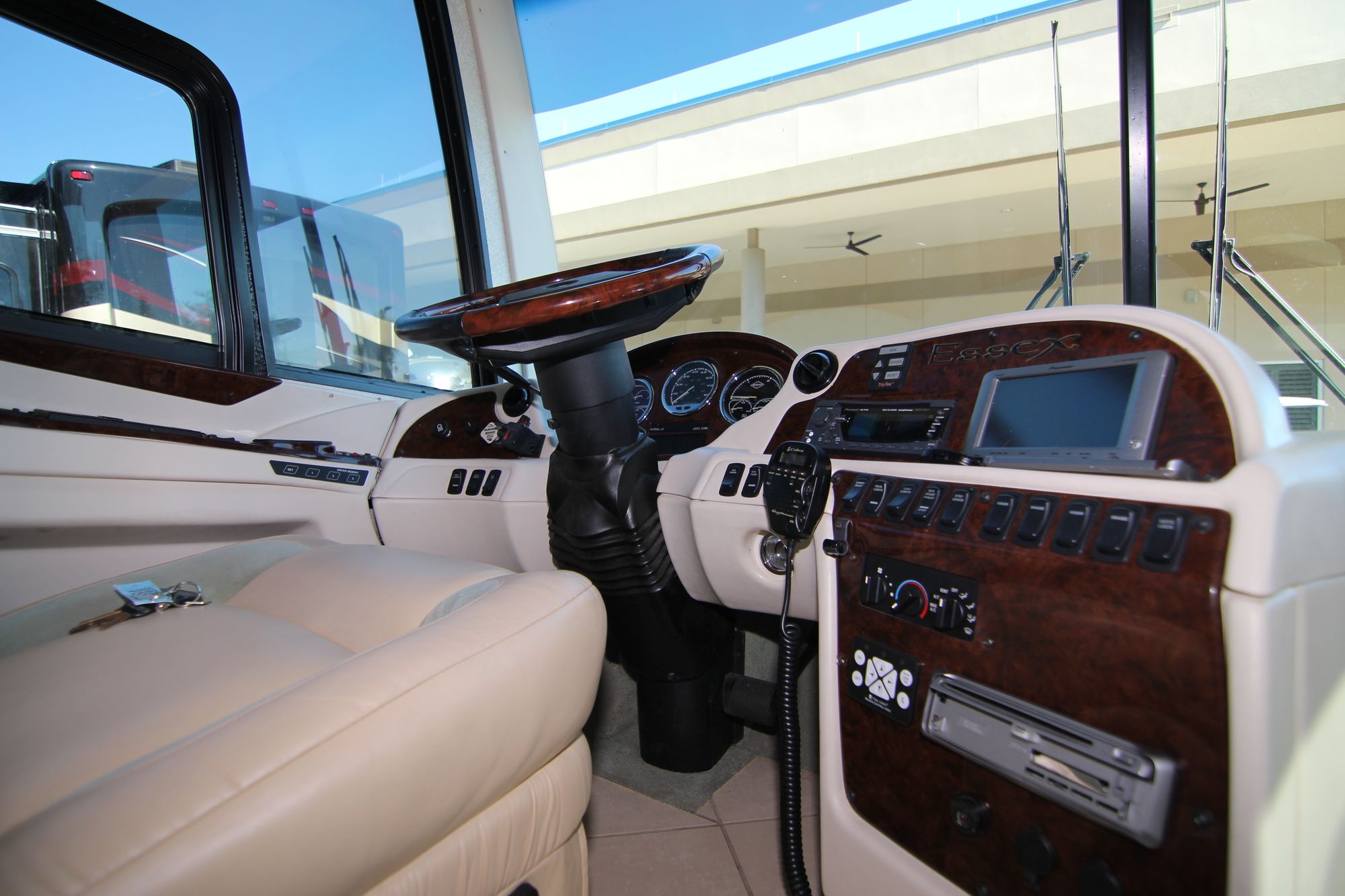 Used 2005 Newmar Essex 4506 Class A  For Sale