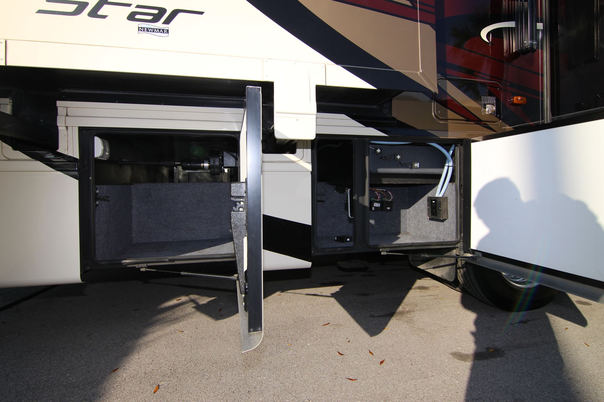 Used 2014 Newmar Canyon Star 3650 Class A  For Sale