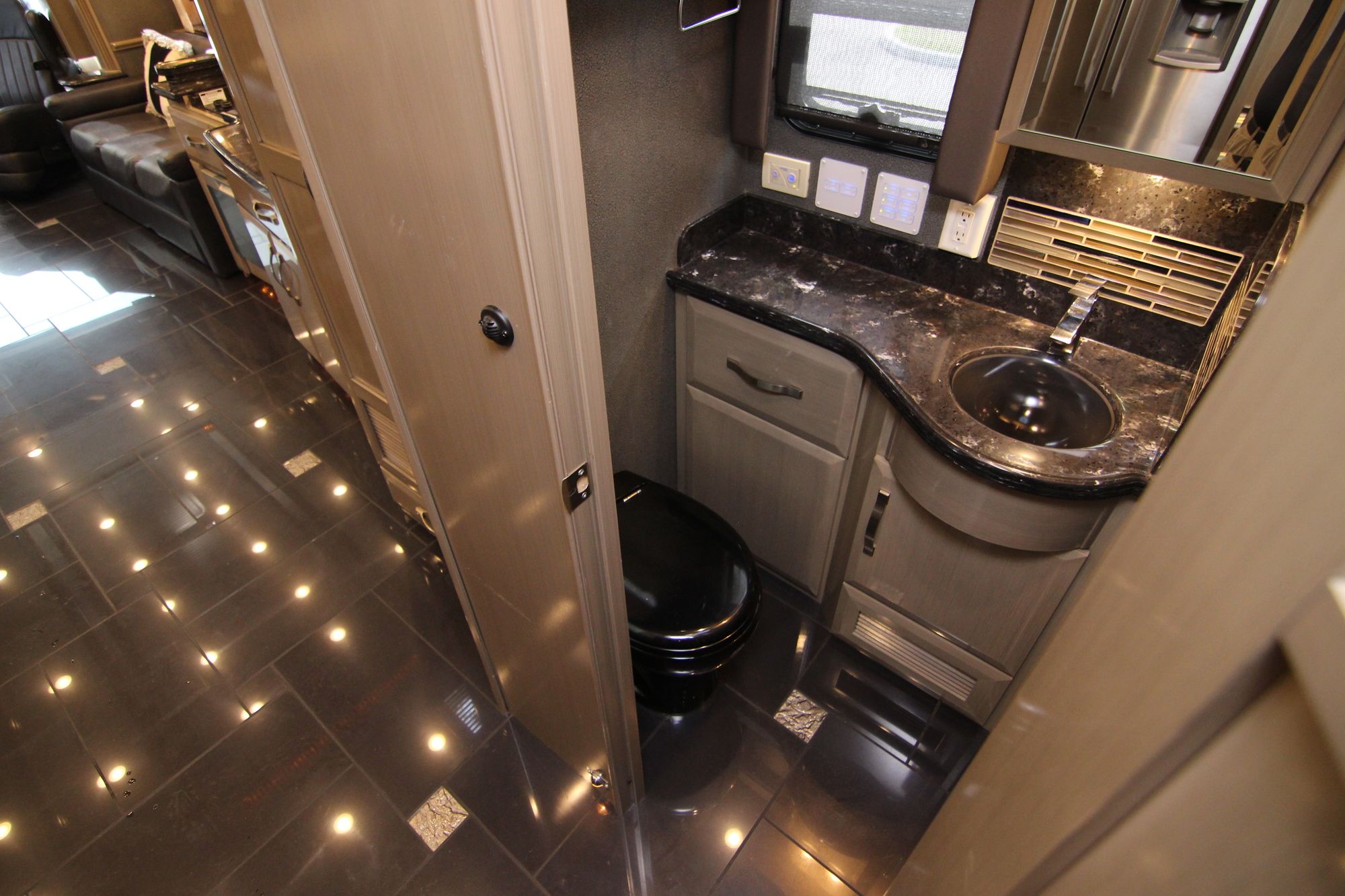 Used 2013 Newmar King Aire 4584 Class A  For Sale