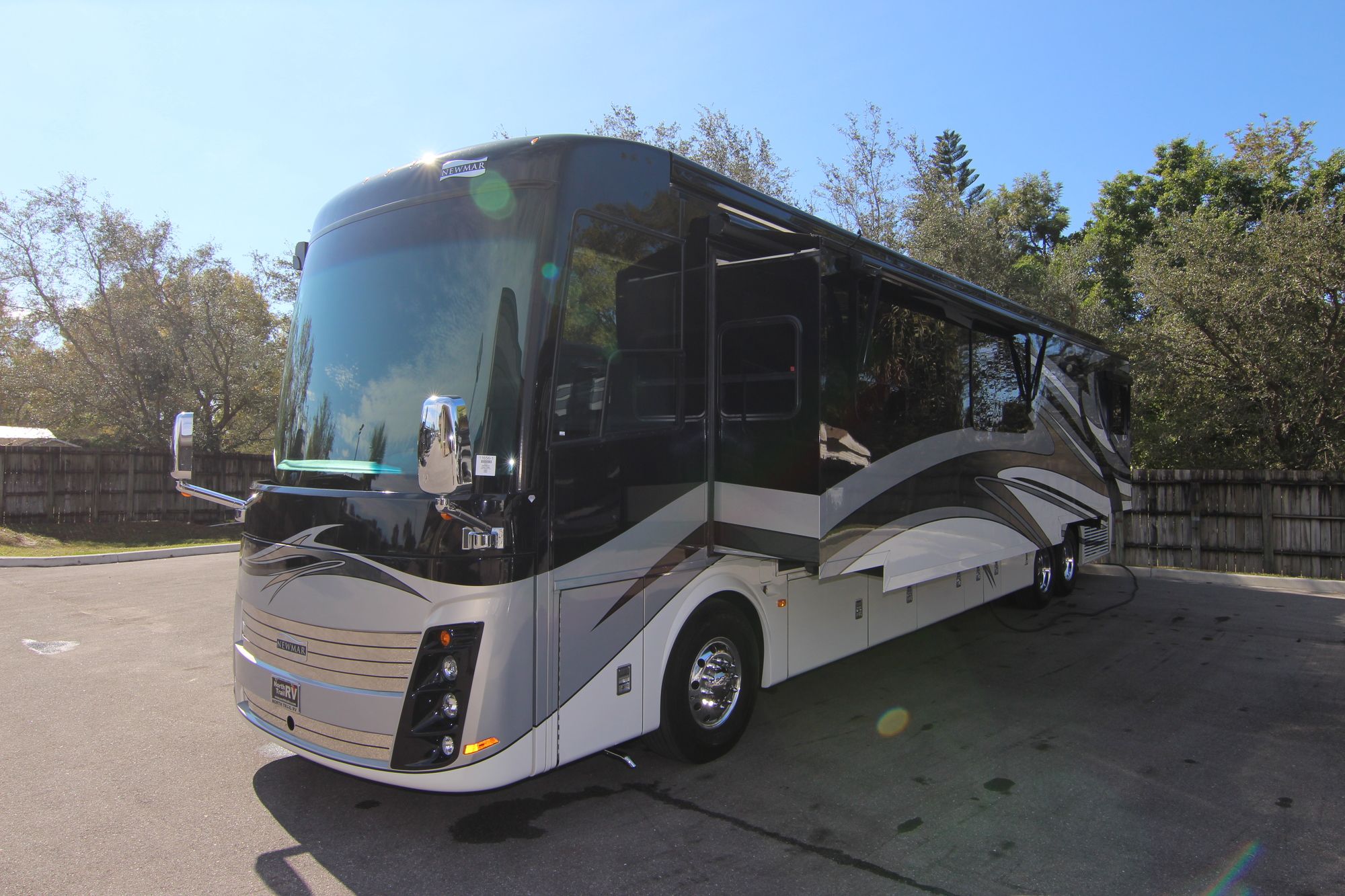 Used 2013 Newmar King Aire 4584 Class A  For Sale