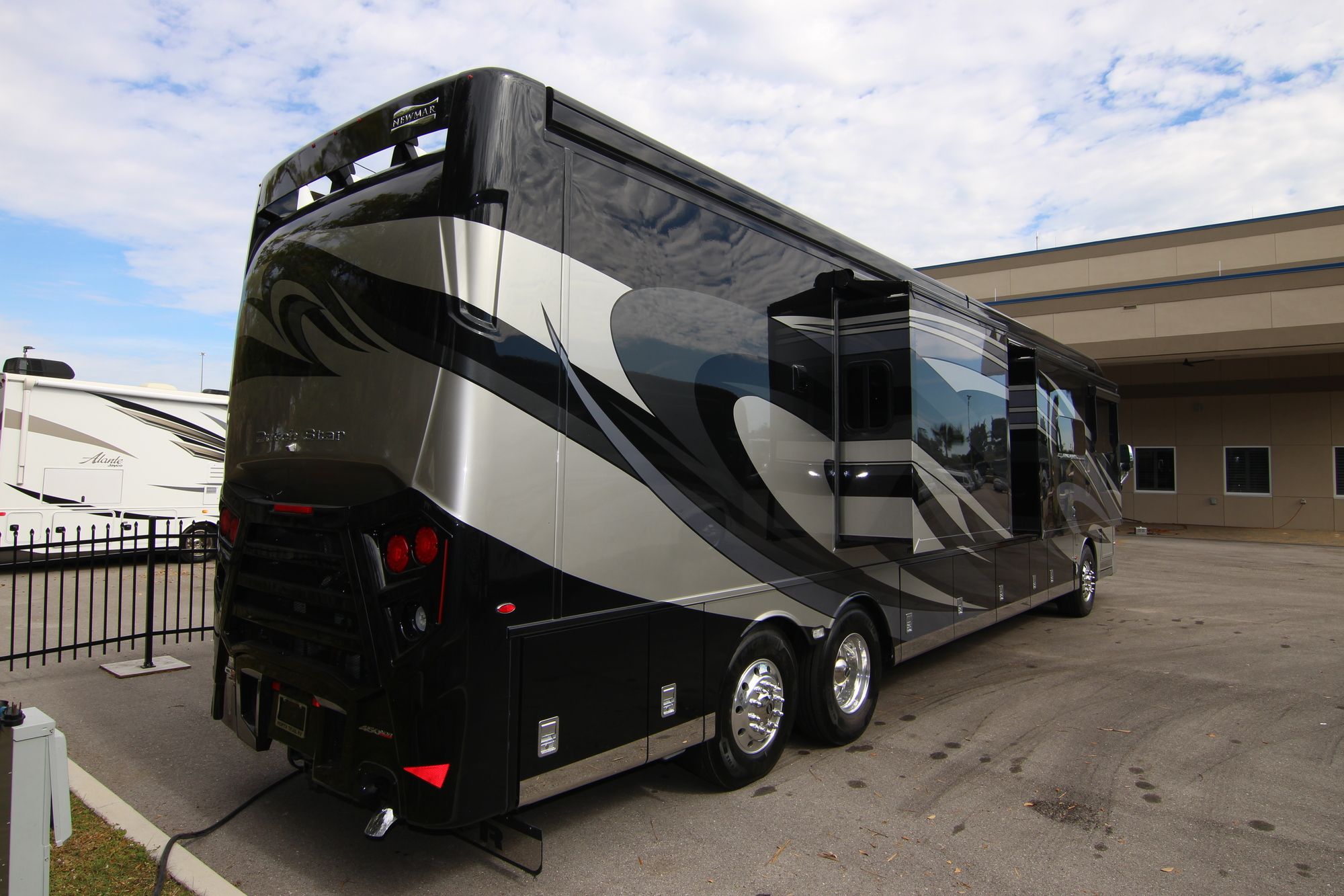 New 2019 Newmar Dutch Star 4369 Class A  For Sale