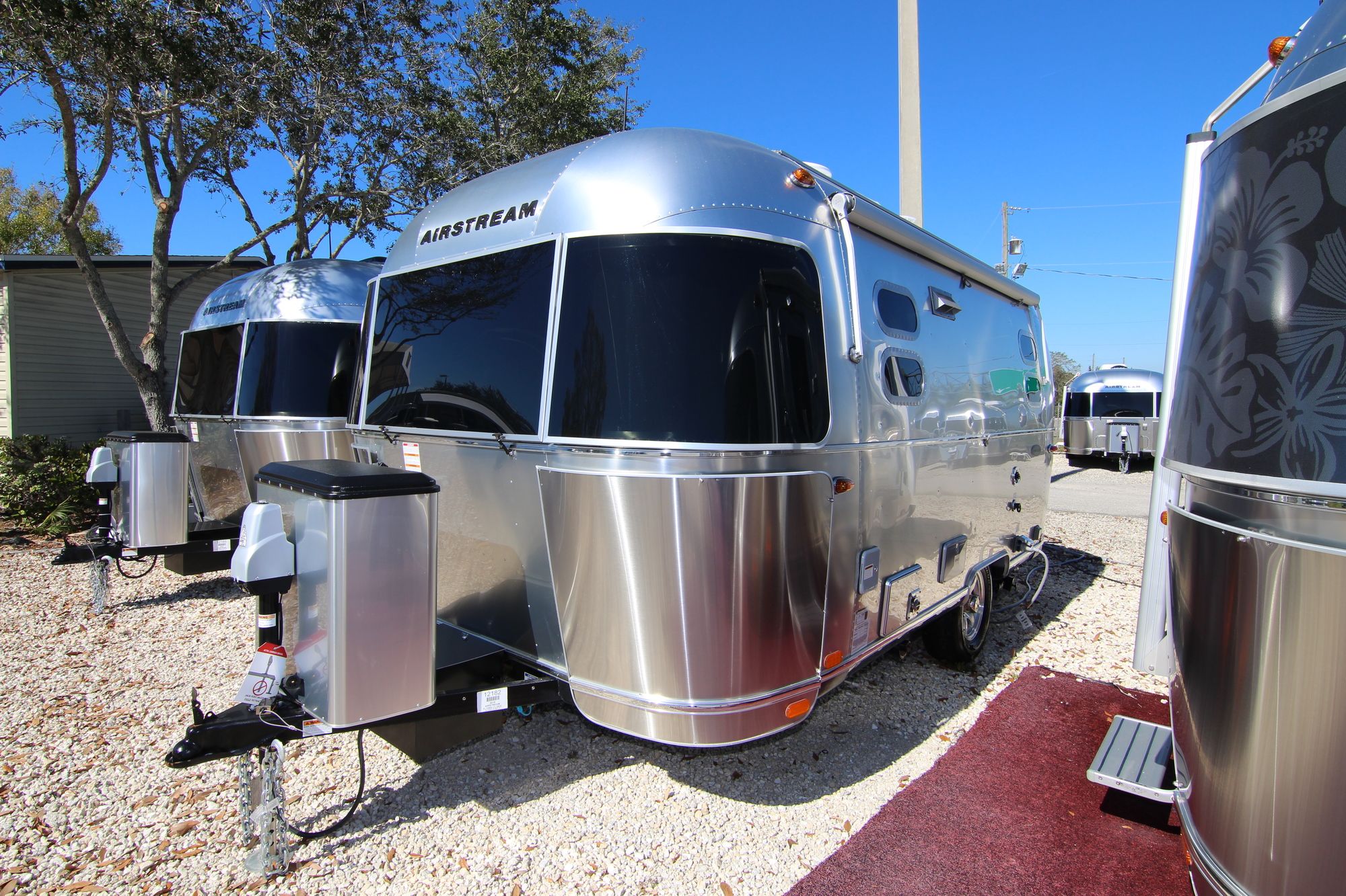 New 2019 Airstream Flying Cloud 19CB Travel Trailer  For Sale