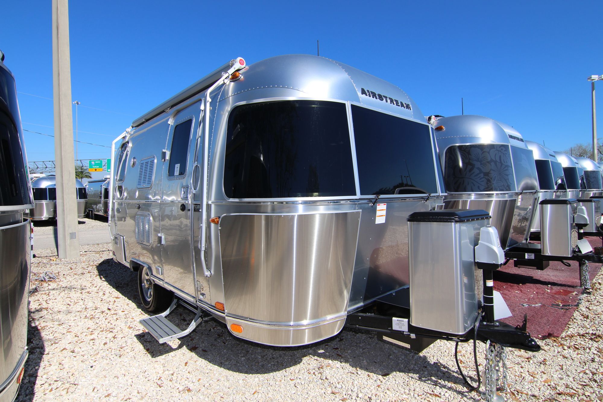 New 2019 Airstream Flying Cloud 19CB Travel Trailer  For Sale